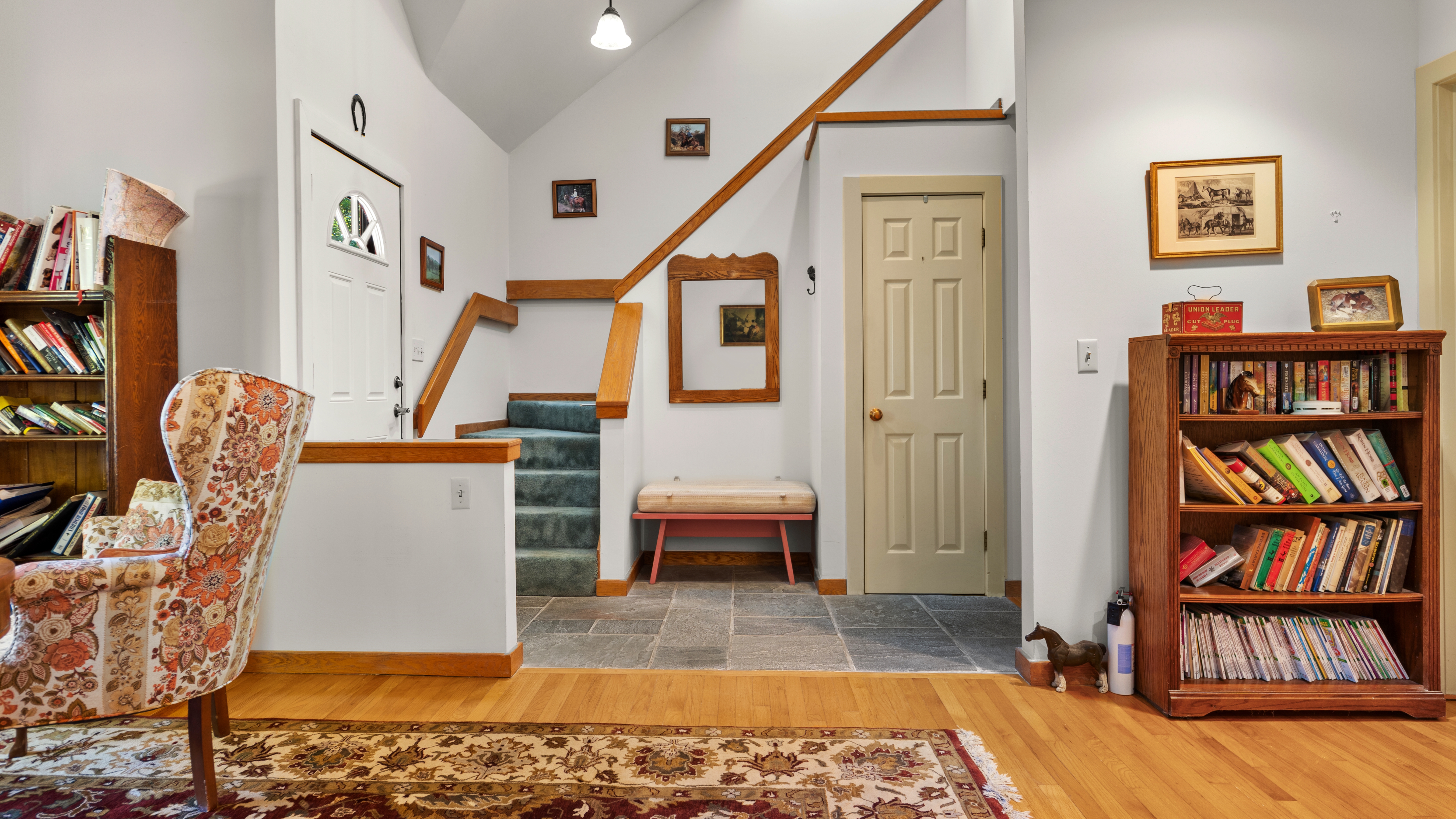  Stunning 2.4-Acre Retreat in Cornwall Estates: Updated & Move-In Ready - 物件實景