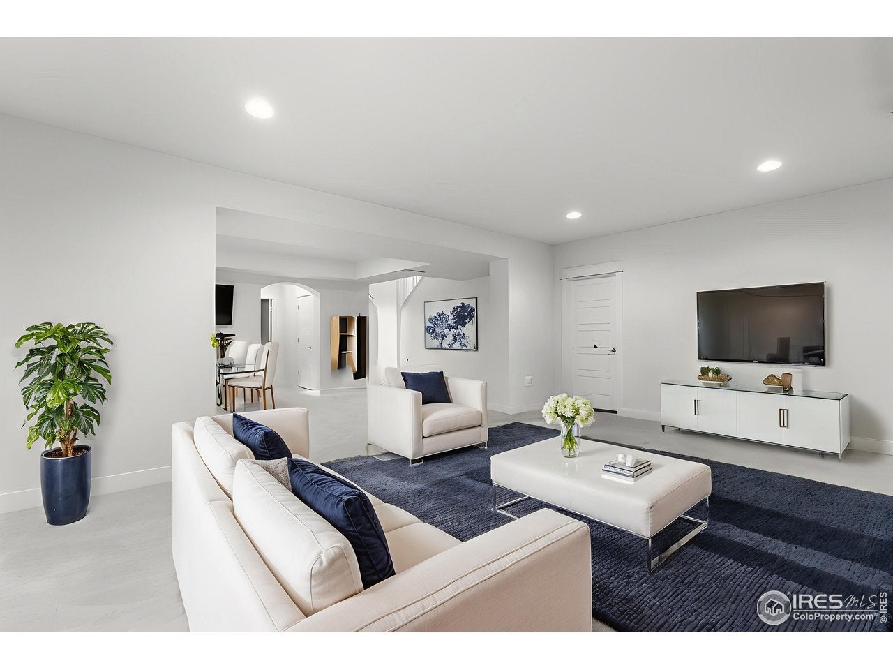 Windsor, Colorado, 80550, United States, 6 Bedrooms Bedrooms, ,4 BathroomsBathrooms,Residential,For Sale,1996243