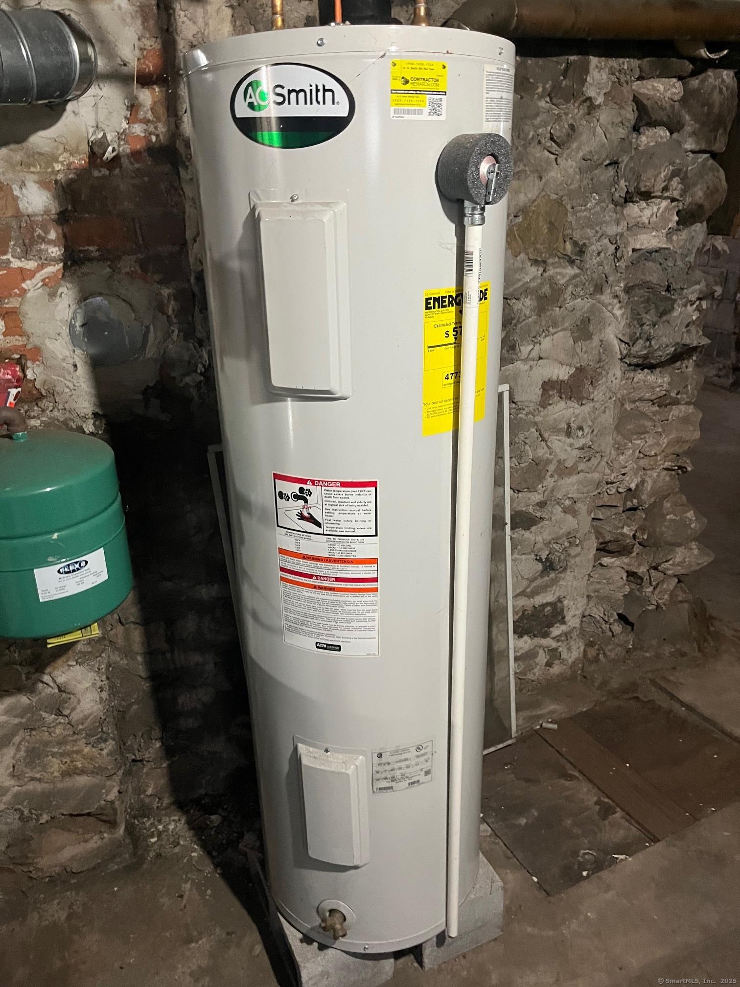 Meriden, Connecticut, 06450, United States, 6 Bedrooms Bedrooms, ,4 BathroomsBathrooms,Residential,For Sale,1984052