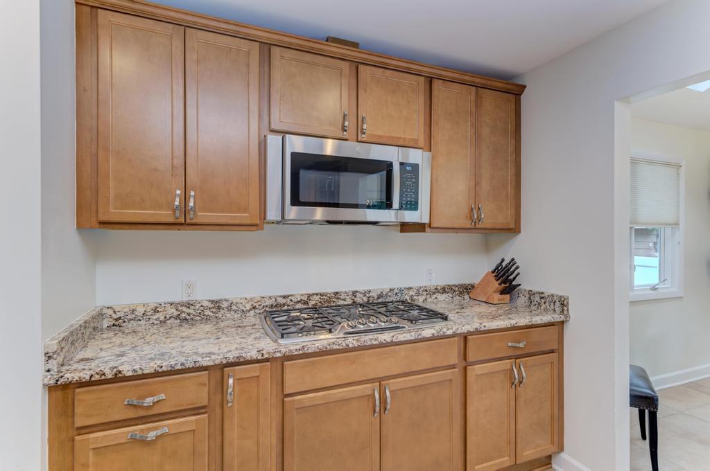 Wood Dale, Illinois, 60191, United States, 4 Bedrooms Bedrooms, ,3 BathroomsBathrooms,Residential,For Sale,1944958