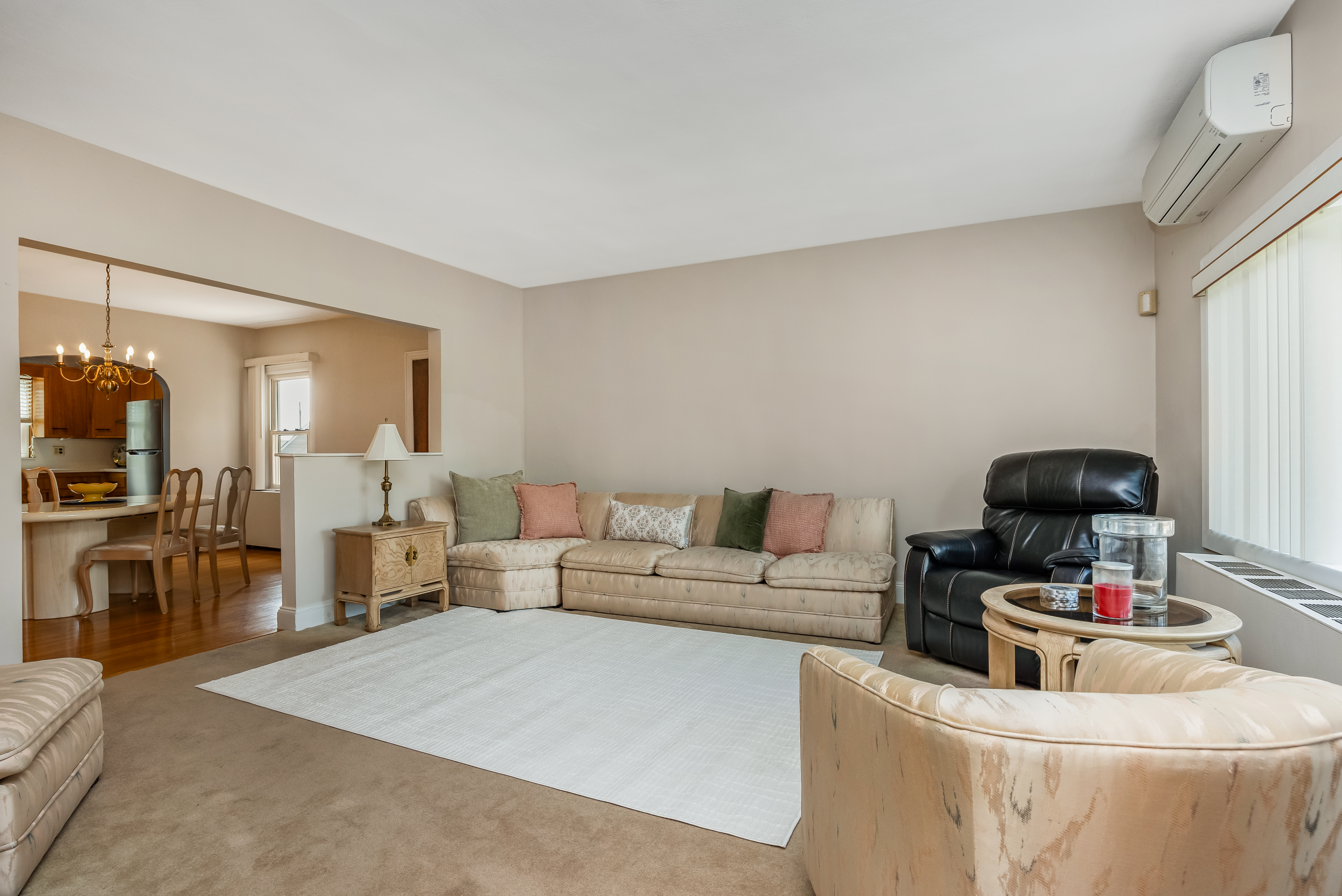 West Babylon, New York, 11704, United States, 5 Bedrooms Bedrooms, ,3 BathroomsBathrooms,Residential,For Sale,2048080