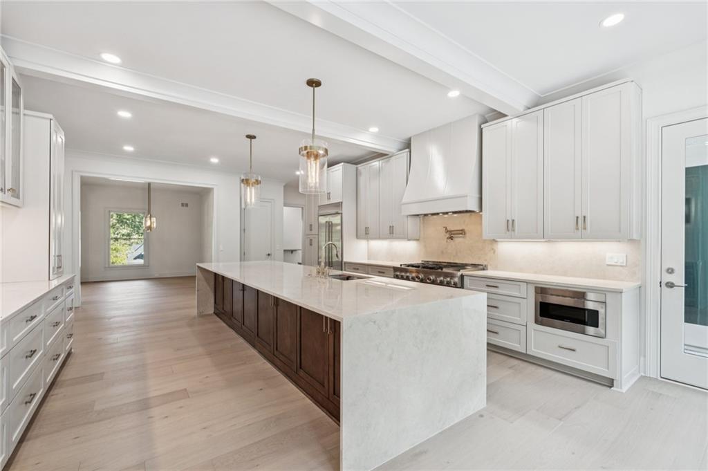 Alpharetta, Georgia, 30004, United States, 5 Bedrooms Bedrooms, ,7 BathroomsBathrooms,Residential,For Sale,1978962