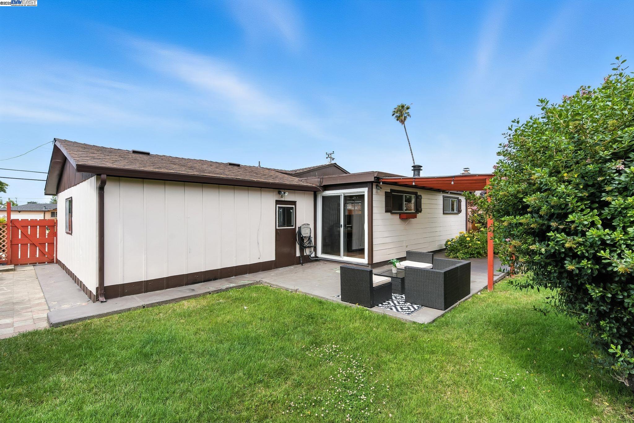 Newark, California, 94560, United States, 3 Bedrooms Bedrooms, ,2 BathroomsBathrooms,Residential,For Sale,1947104