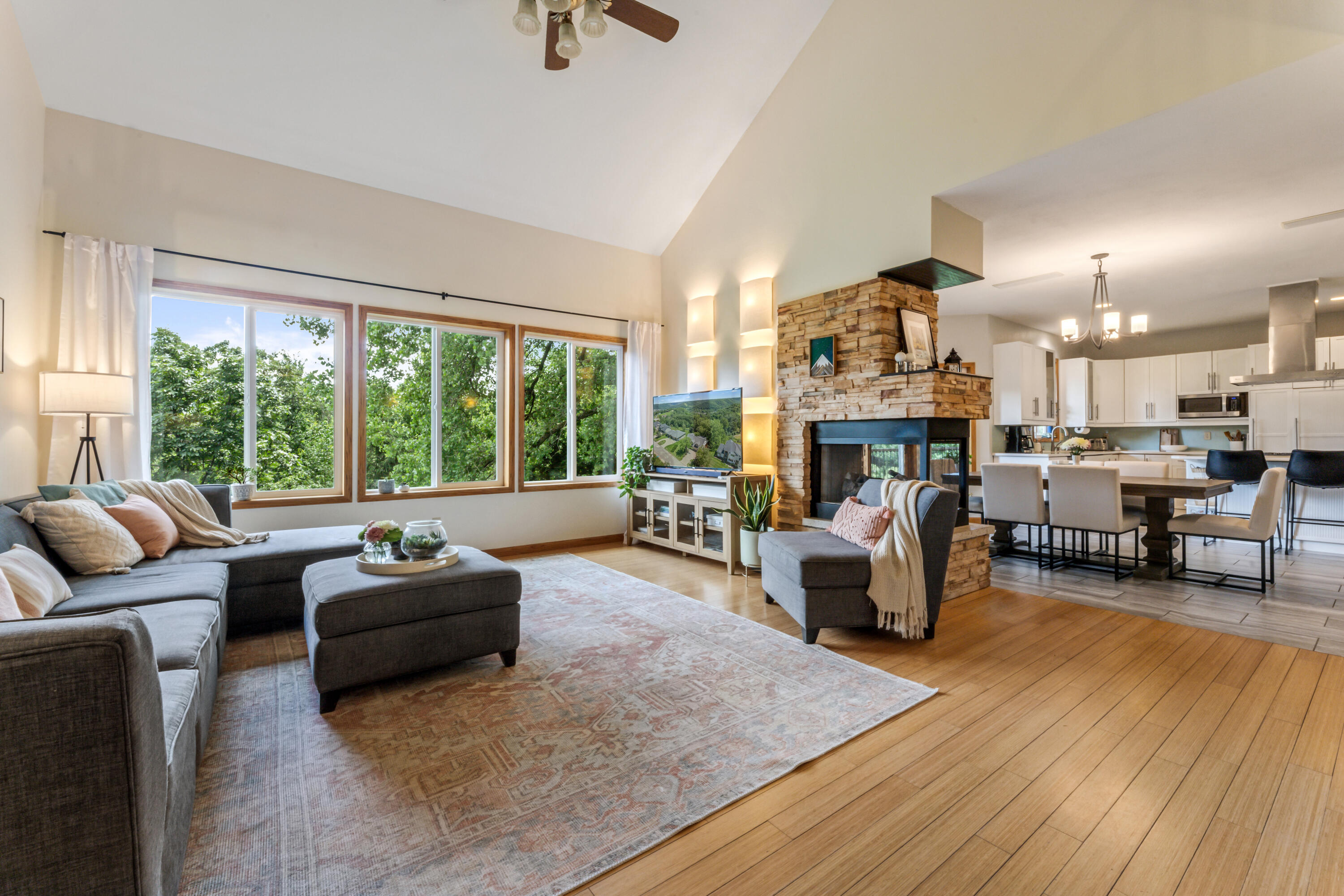 Winona, Minnesota, 55987, United States, 6 Bedrooms Bedrooms, ,5 BathroomsBathrooms,Residential,For Sale,1882480