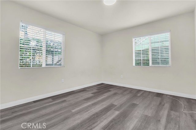 Los Angeles, California, 90062, United States, 5 Bedrooms Bedrooms, ,Residential,For Sale,1975907