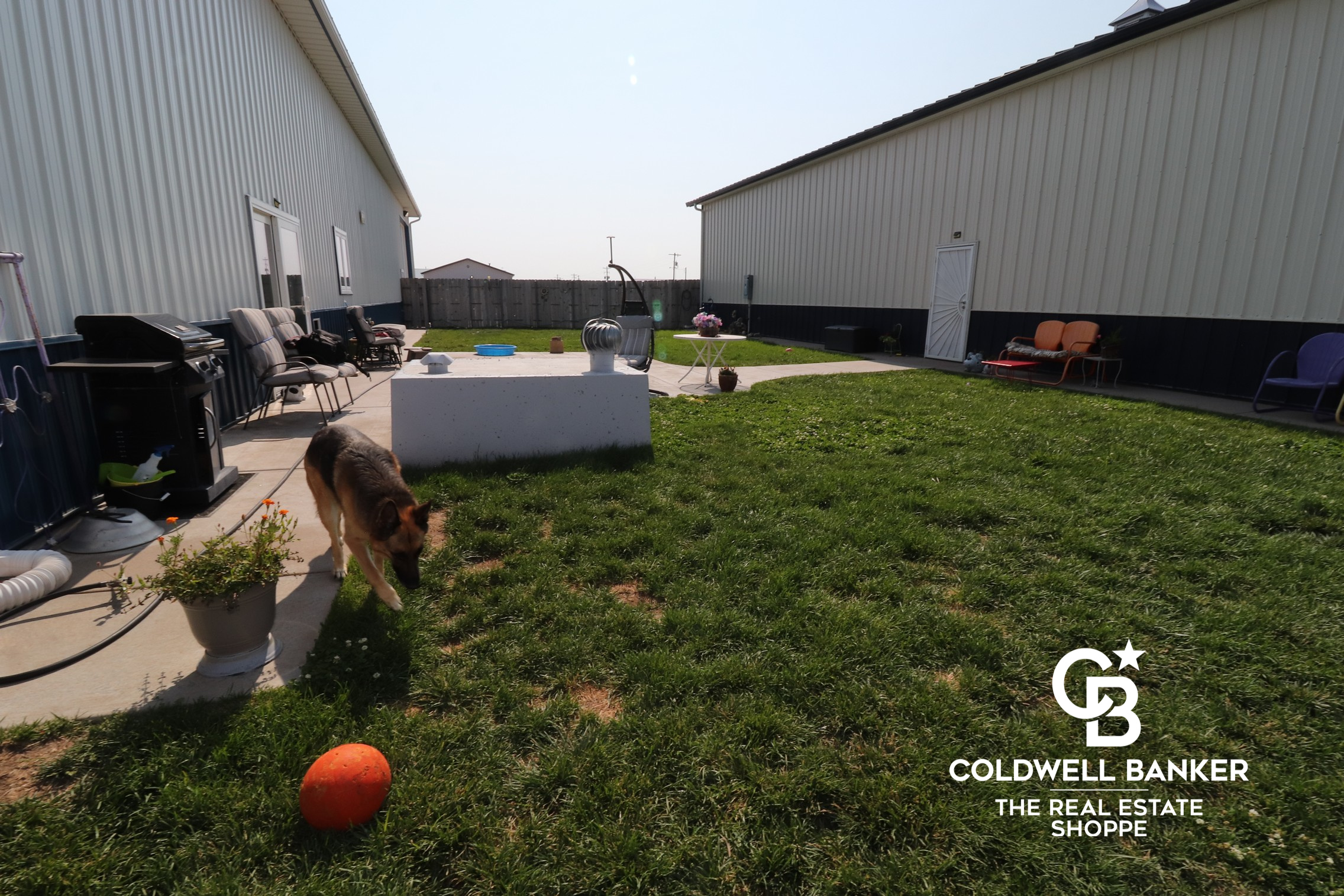 Garden City, Kansas, 67846, United States, 2 Bedrooms Bedrooms, ,Residential,For Sale,1890004
