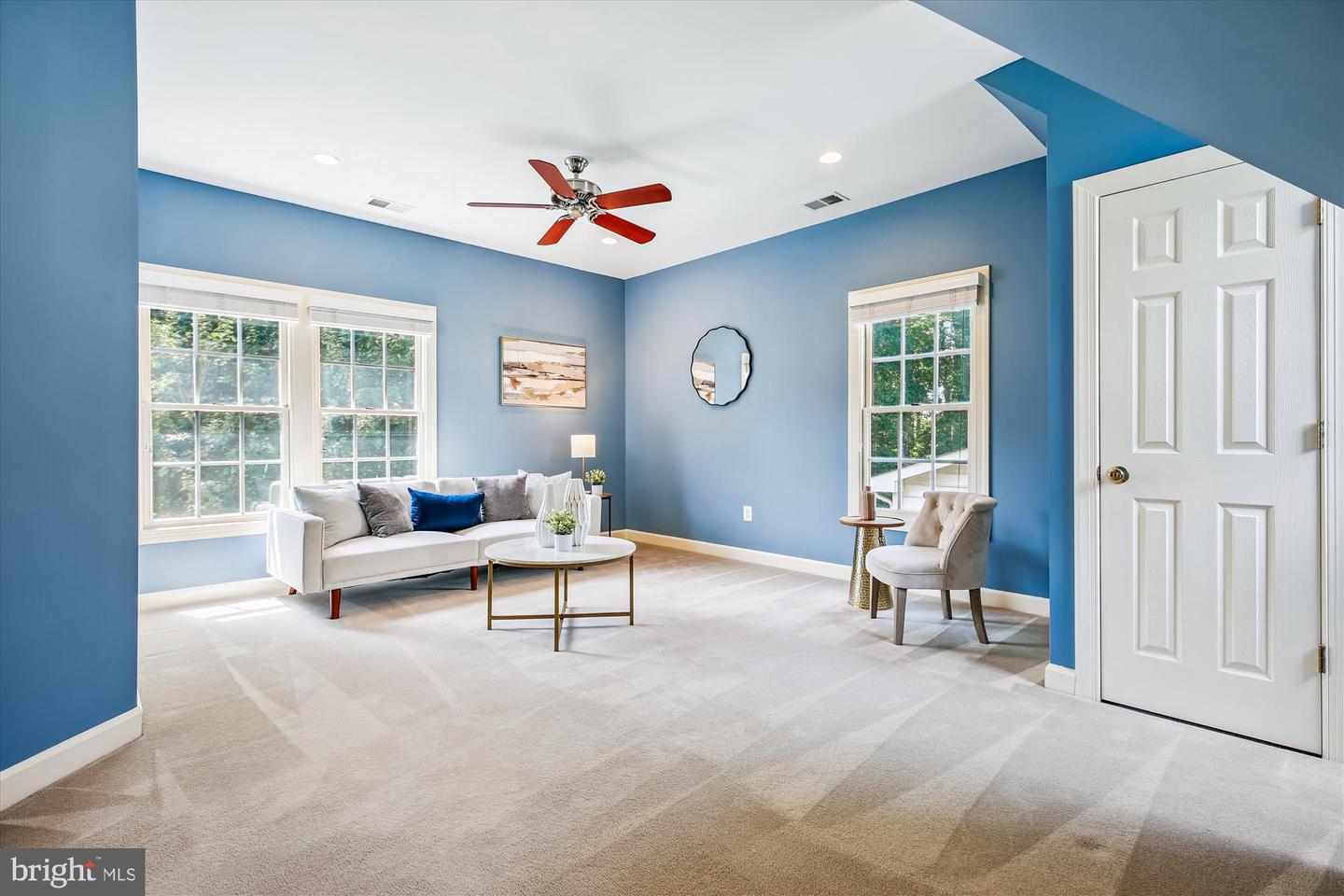 Gaithersburg, Maryland, 20878, United States, 5 Bedrooms Bedrooms, ,5 BathroomsBathrooms,Residential,For Sale,1907649