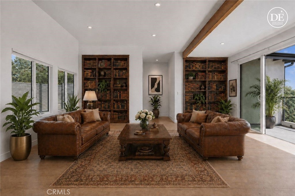 Los Angeles, California, 90026, United States, 3 Bedrooms Bedrooms, ,3 BathroomsBathrooms,Residential,For Sale,2040184