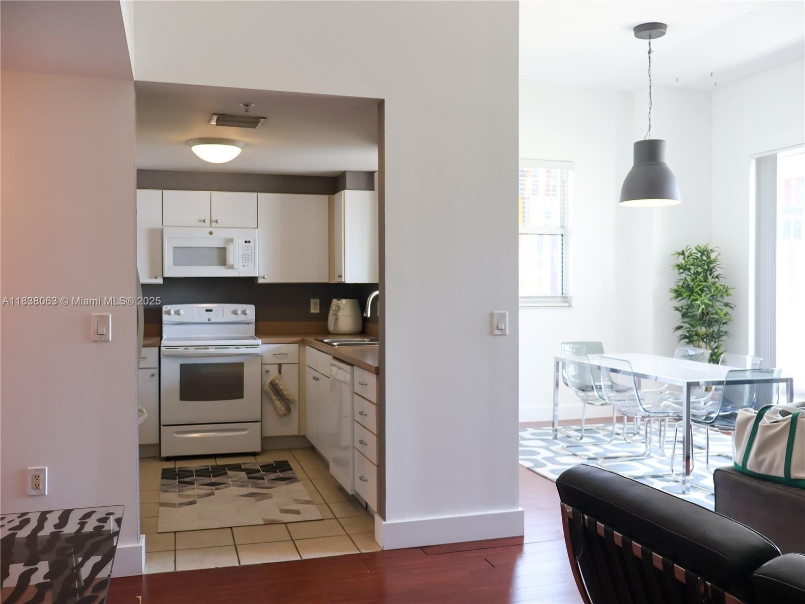 Miami, Florida, 33130, United States, 2 Bedrooms Bedrooms, ,2 BathroomsBathrooms,Residential,For Sale,1936974