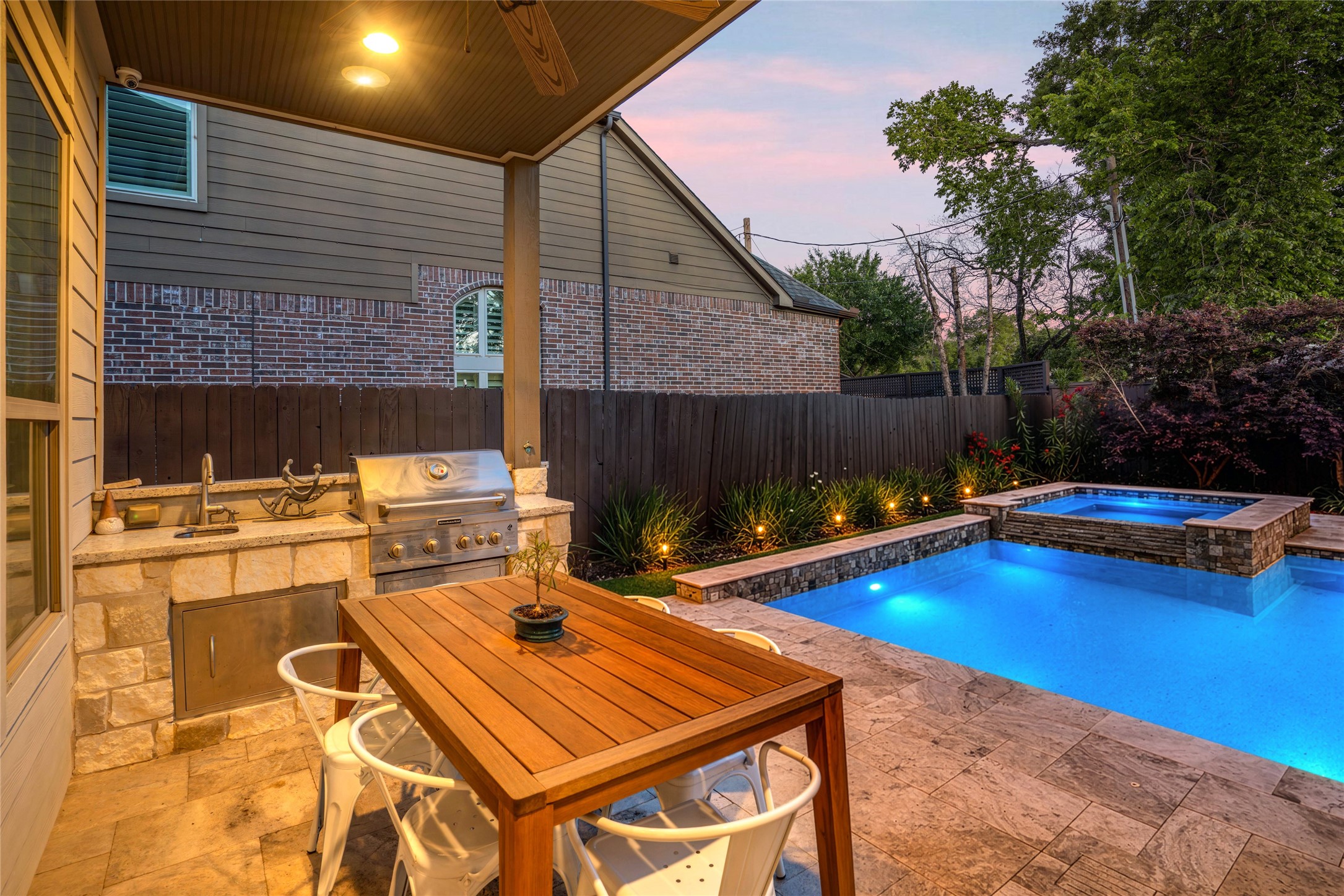  1045 Rosepoint Street - 物件實景