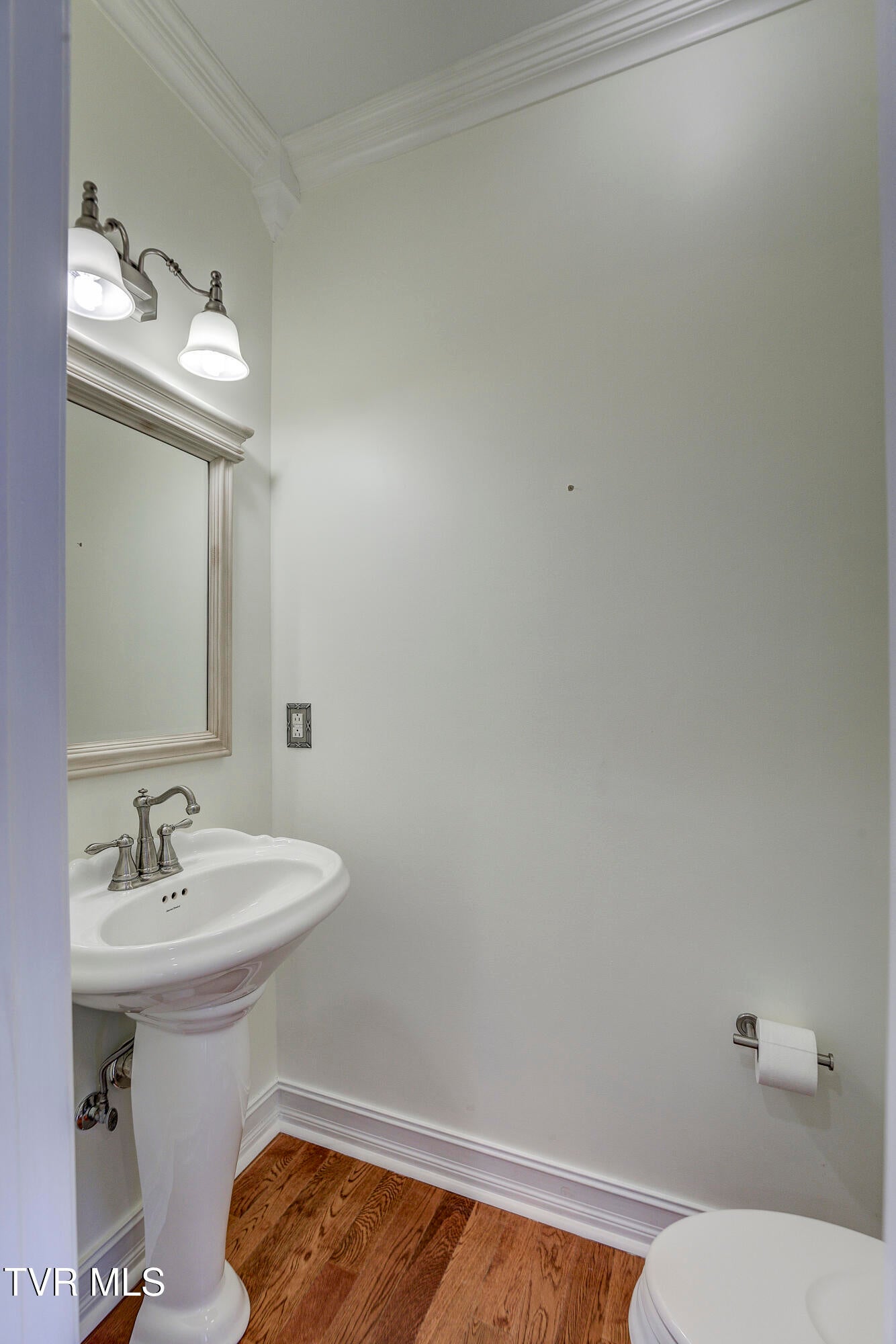 Bristol, Tennessee, 37620, United States, 4 Bedrooms Bedrooms, ,4 BathroomsBathrooms,Residential,For Sale,2001712