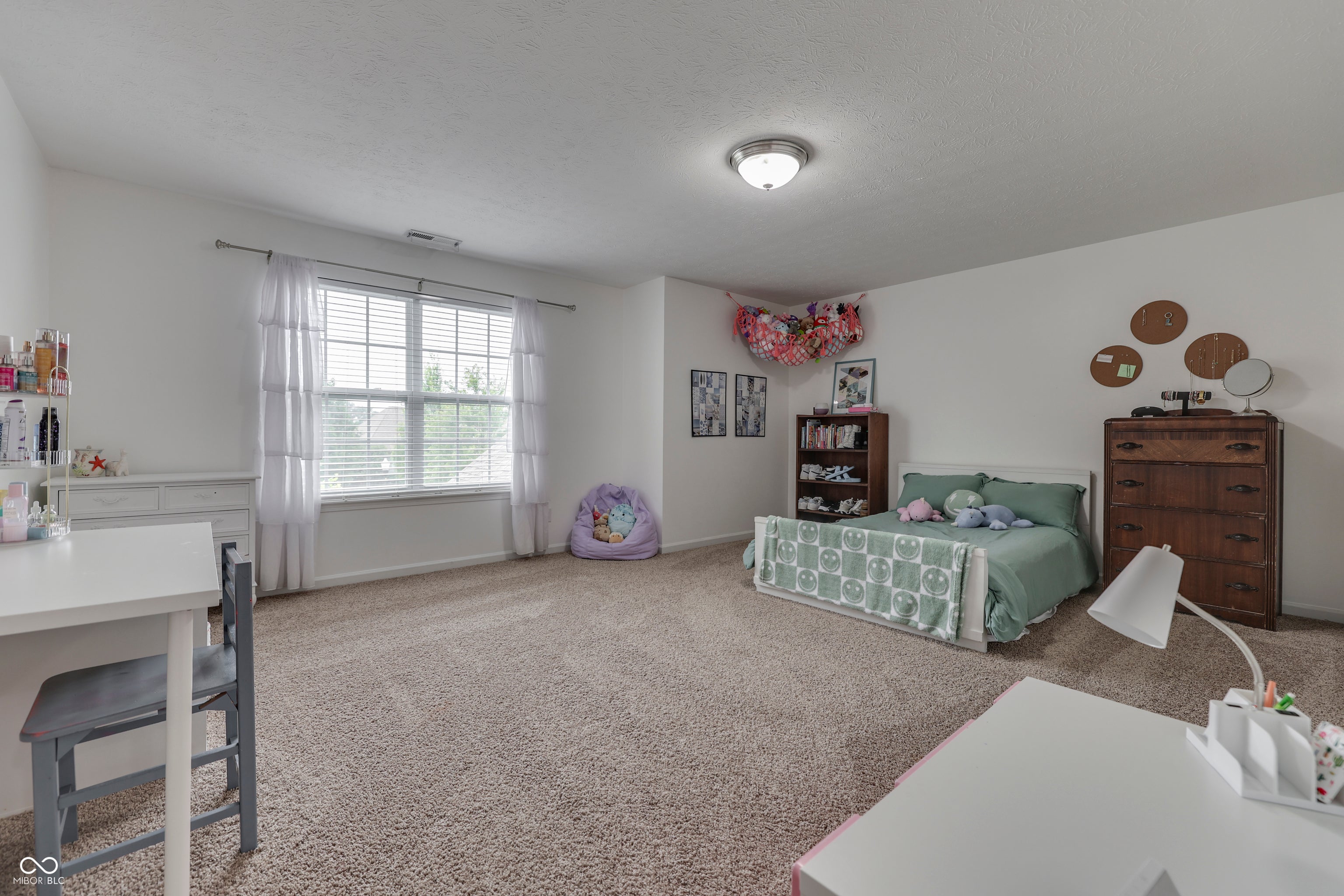 Greenwood, Indiana, 46143, United States, 4 Bedrooms Bedrooms, ,4 BathroomsBathrooms,Residential,For Sale,1956693