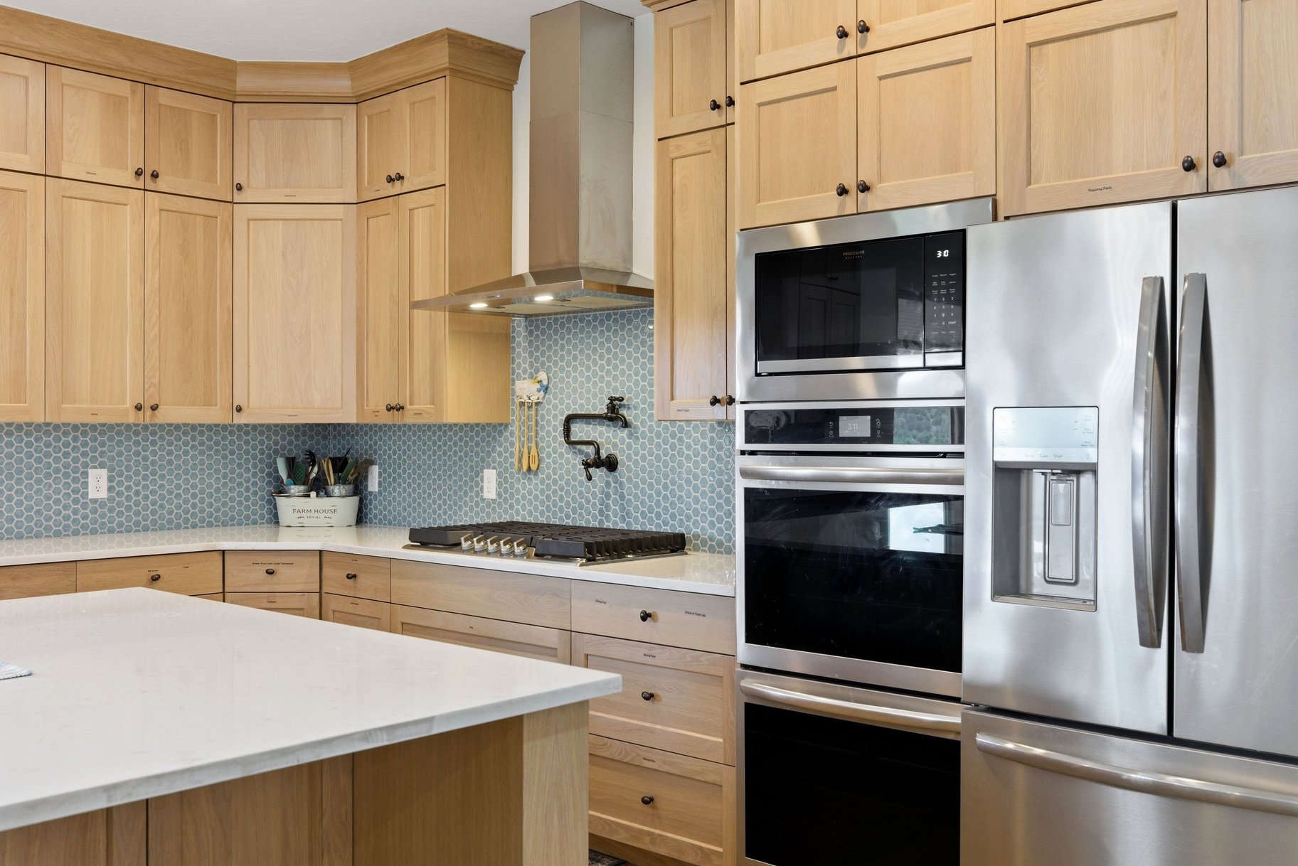  5 Acres • Two Homes In One • Horse Property With Flexible Living Options - 物件實景