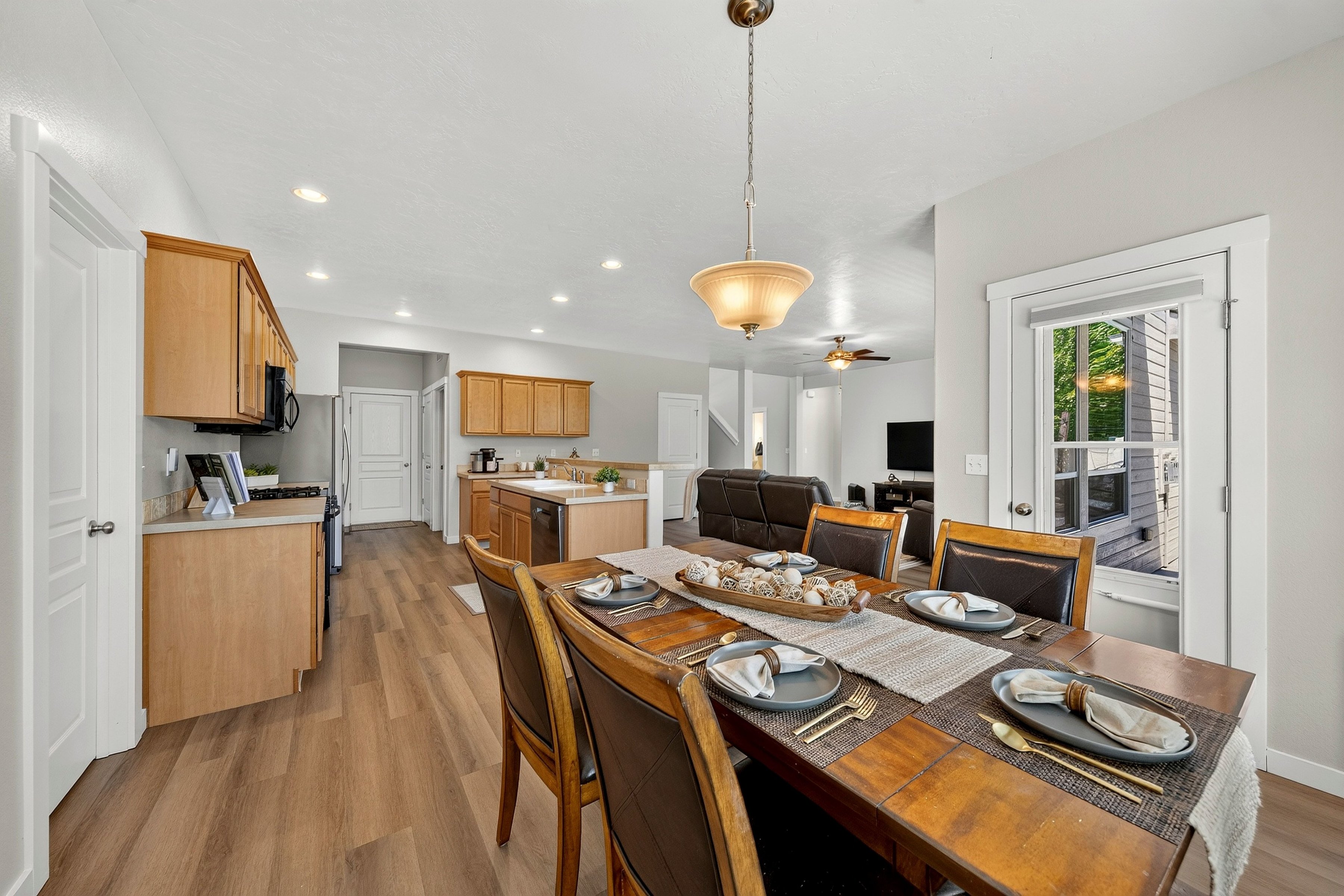  Private, Spacious and Exceptionally Located - 物件實景