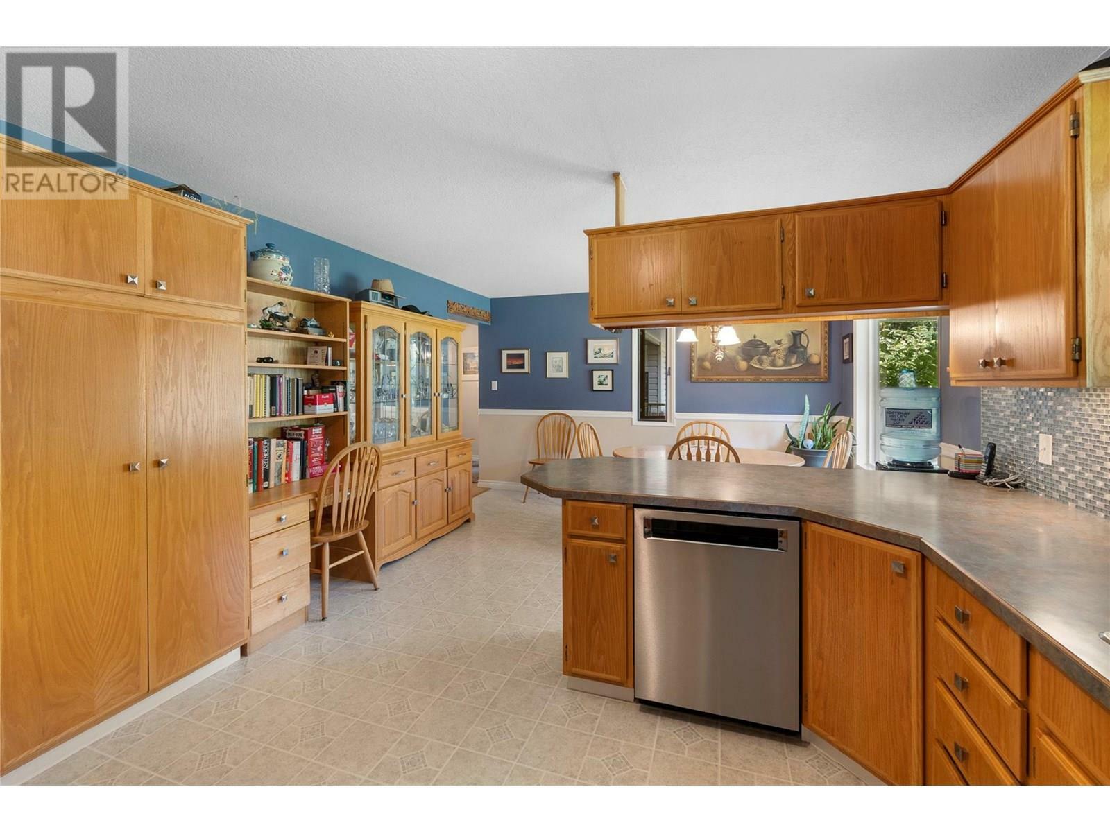 CASTLEGAR, British Columbia, V1N 4S6, CA, 4 Bedrooms Bedrooms, ,3 BathroomsBathrooms,Residential,For Sale,1859816