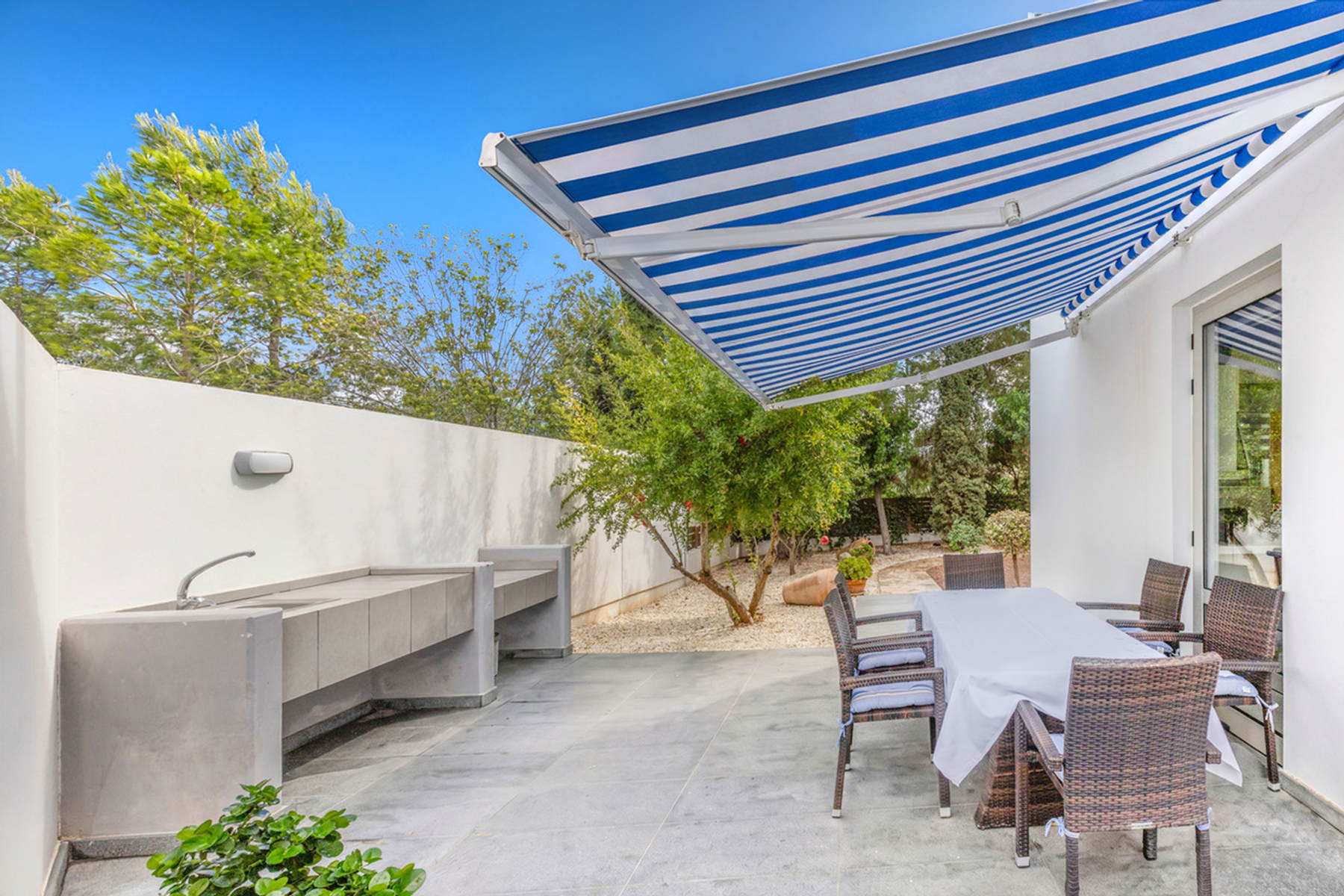  Four-Bedroom Detached Villa with Lift and Roof Garden Steps from the Beach - 物件實景