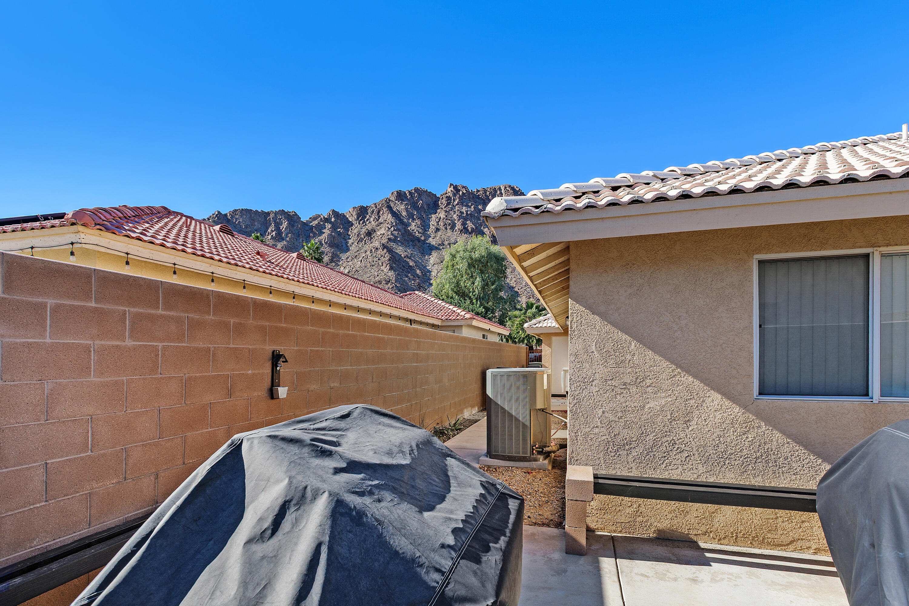 La Quinta, California, 92253, United States, 4 Bedrooms Bedrooms, ,2 BathroomsBathrooms,Residential,For Sale,2003010