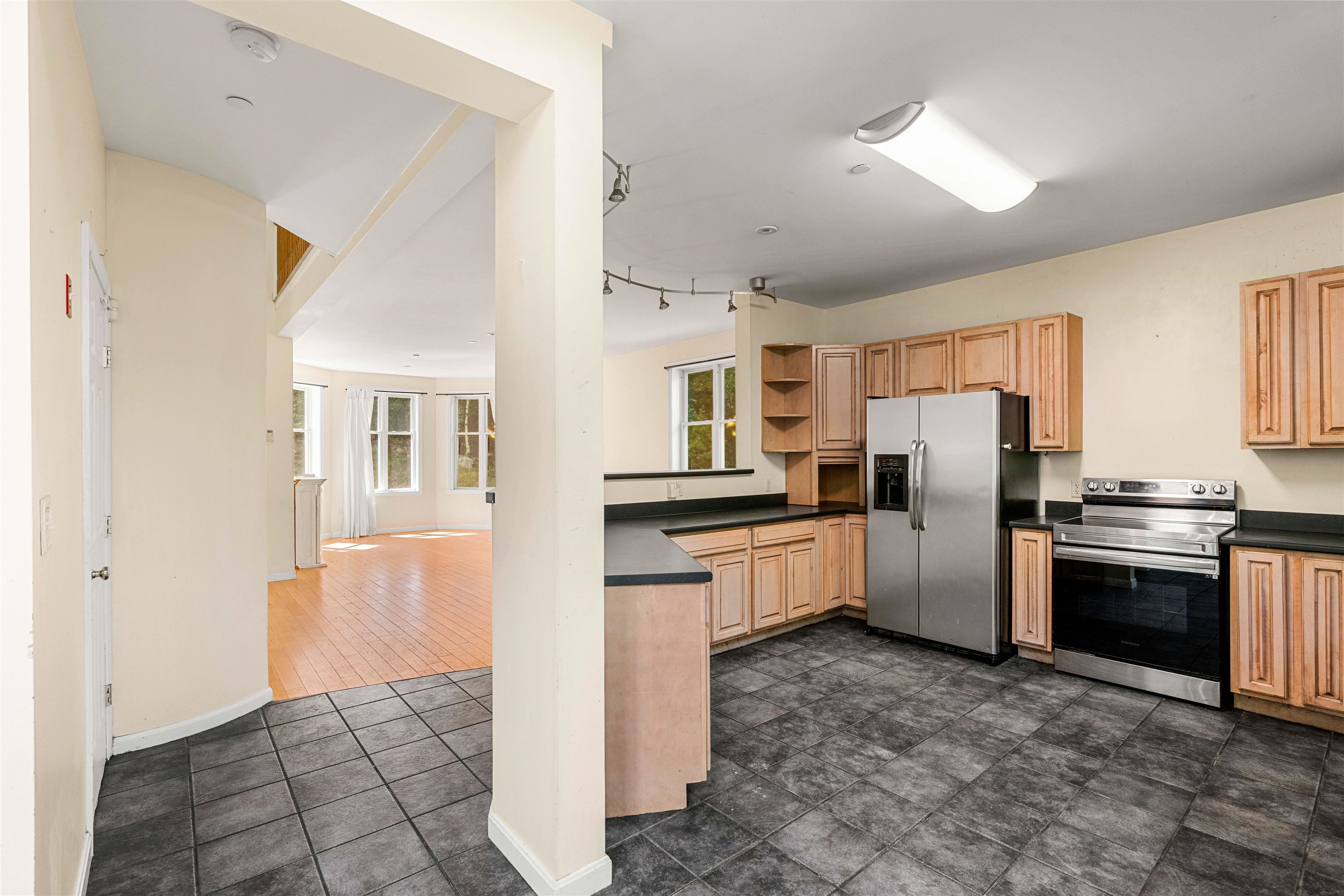 Dunbarton, New Hampshire, 03046, United States, 4 Bedrooms Bedrooms, ,3 BathroomsBathrooms,Residential,For Sale,1916855
