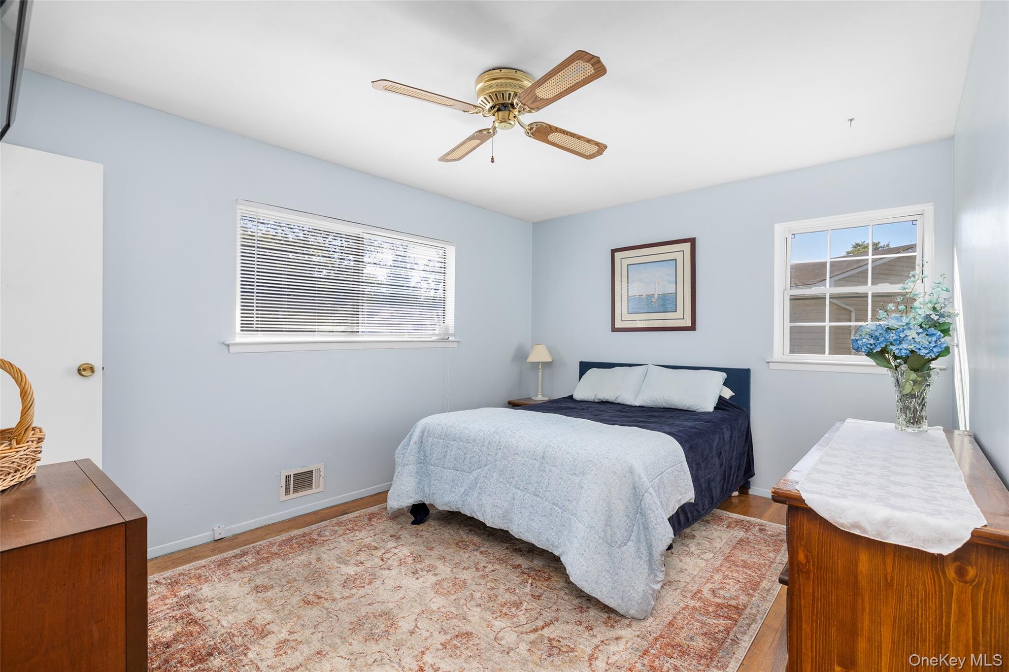 Deer Park, New York, 11729, United States, 5 Bedrooms Bedrooms, ,3 BathroomsBathrooms,Residential,For Sale,1938283