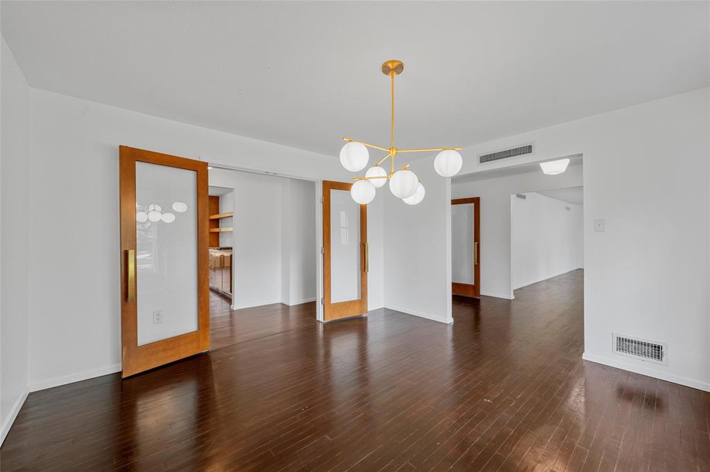 Waco, Texas, 76710, United States, 5 Bedrooms Bedrooms, ,4 BathroomsBathrooms,Residential,For Sale,1806319