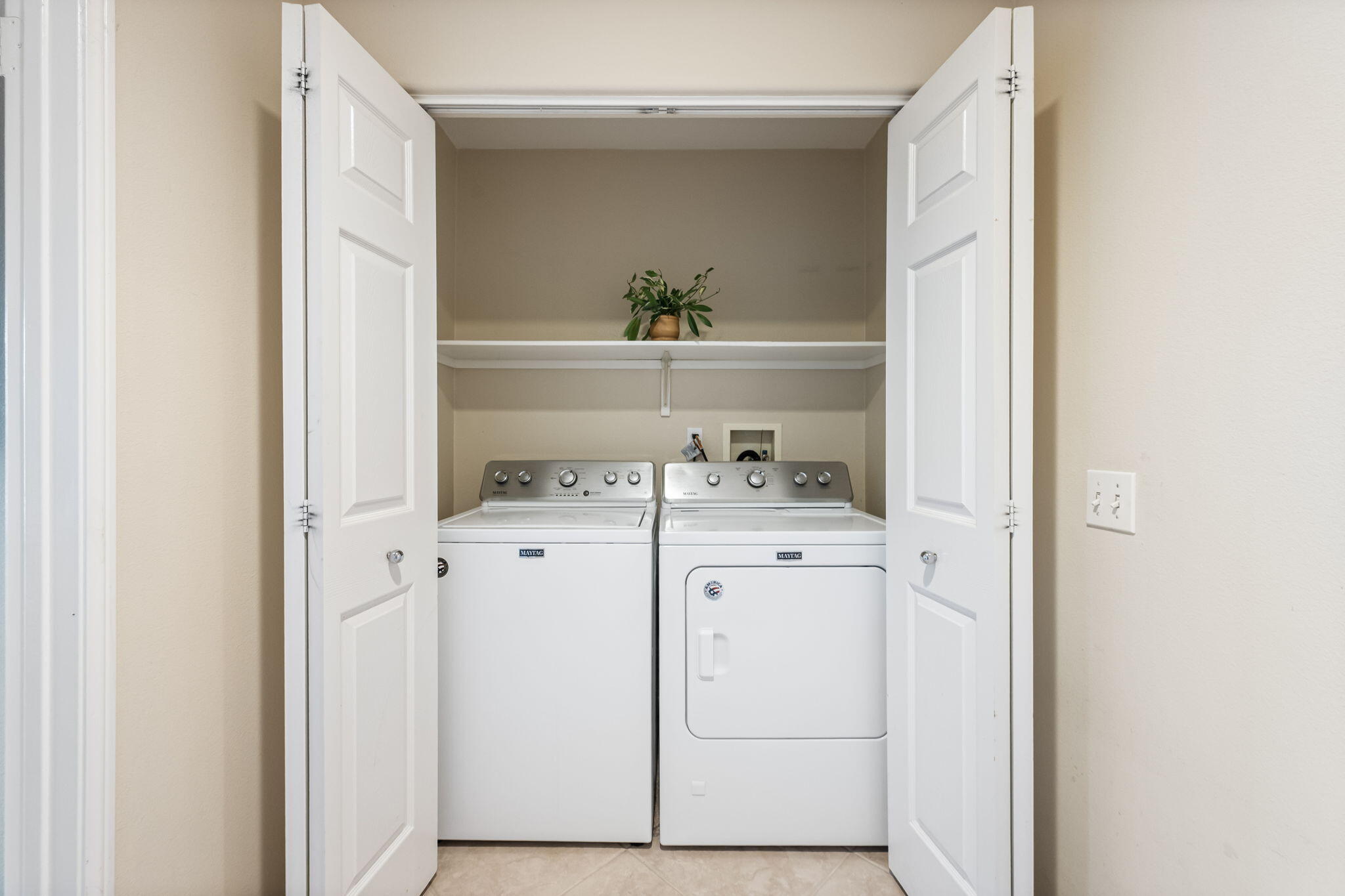 Indio, California, 92201, United States, 3 Bedrooms Bedrooms, ,2 BathroomsBathrooms,Residential,For Sale,1910889