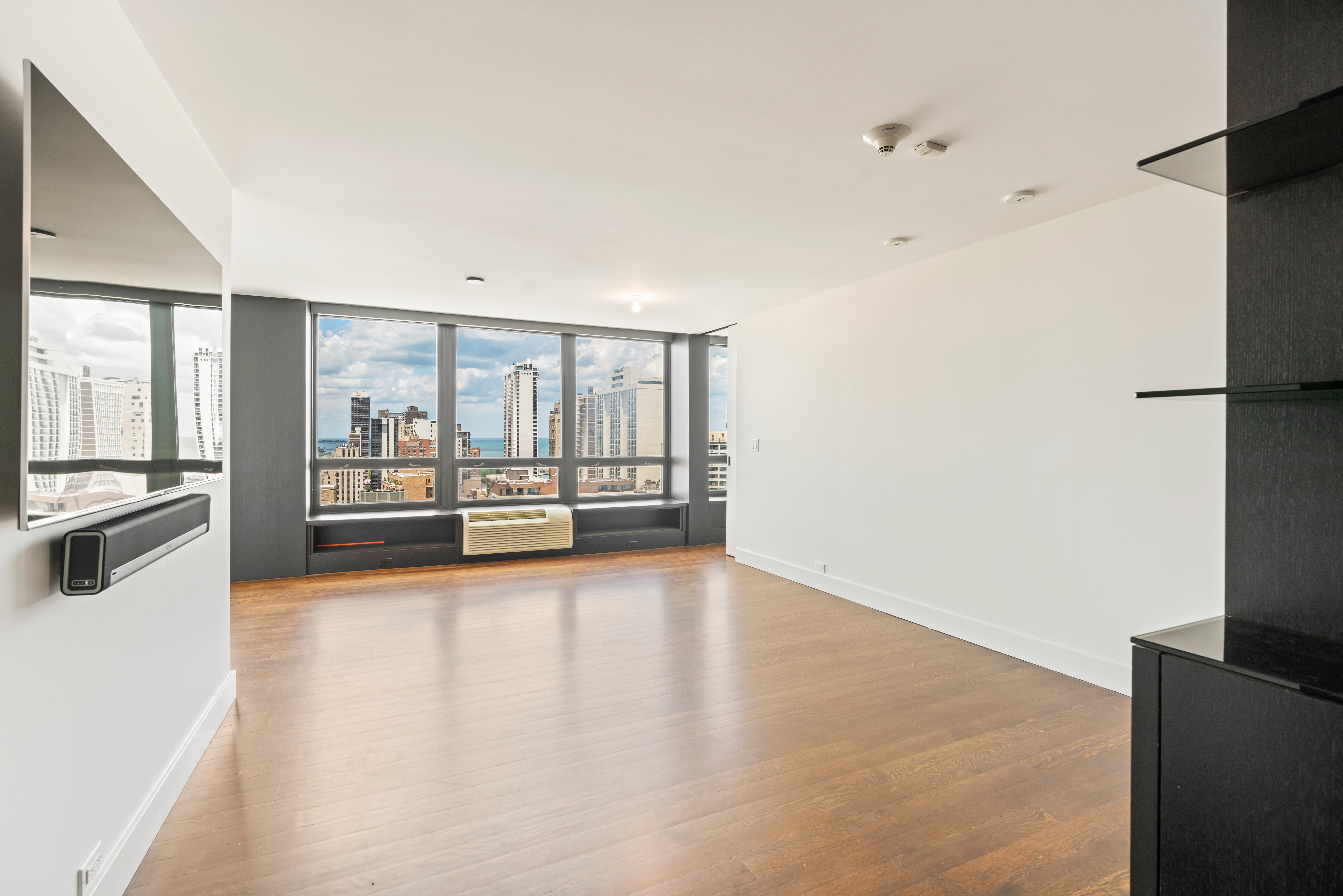  Fully Renovated Condo in the Gold Coast - 物件實景