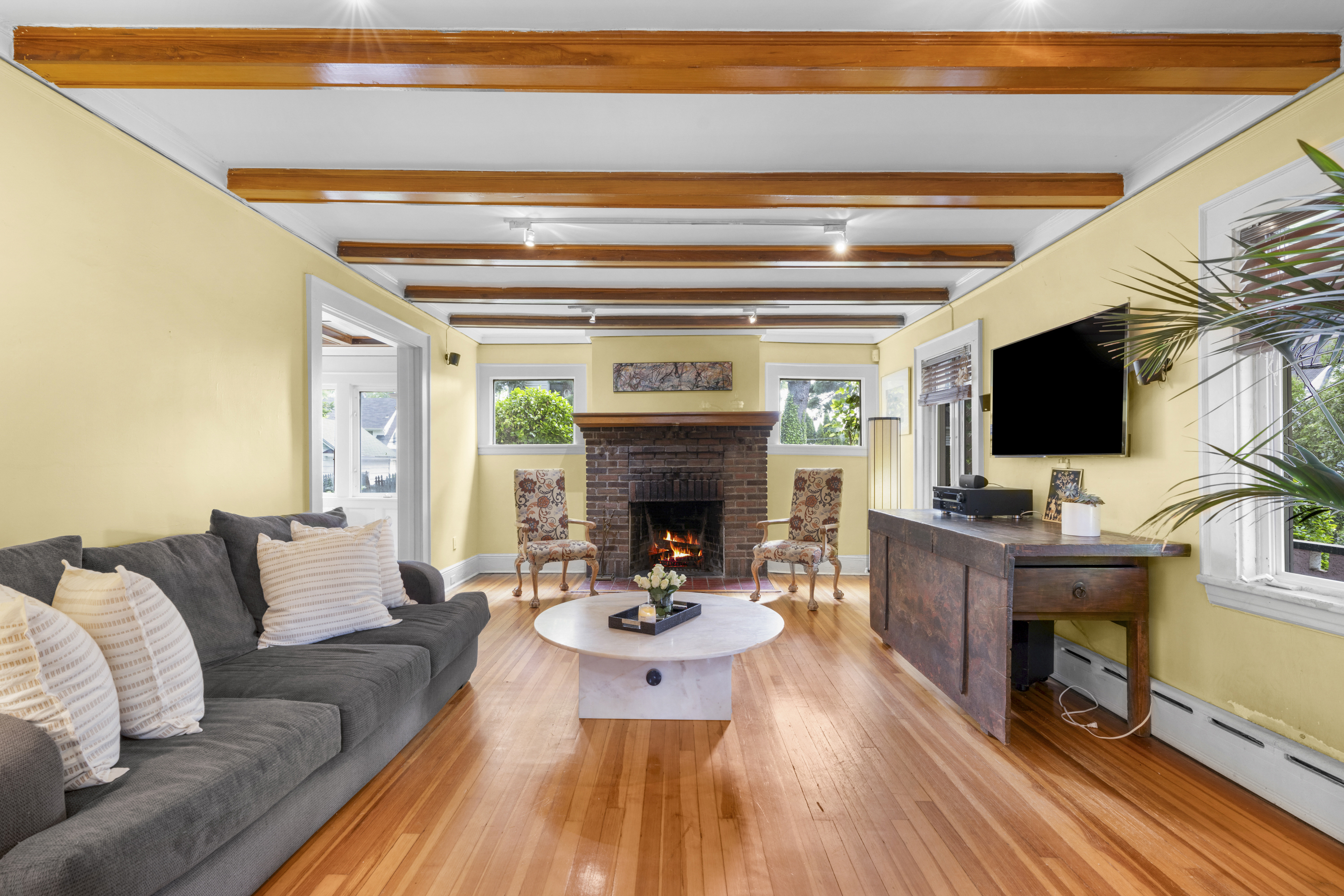  Classic New Rochelle Colonial - 物件實景