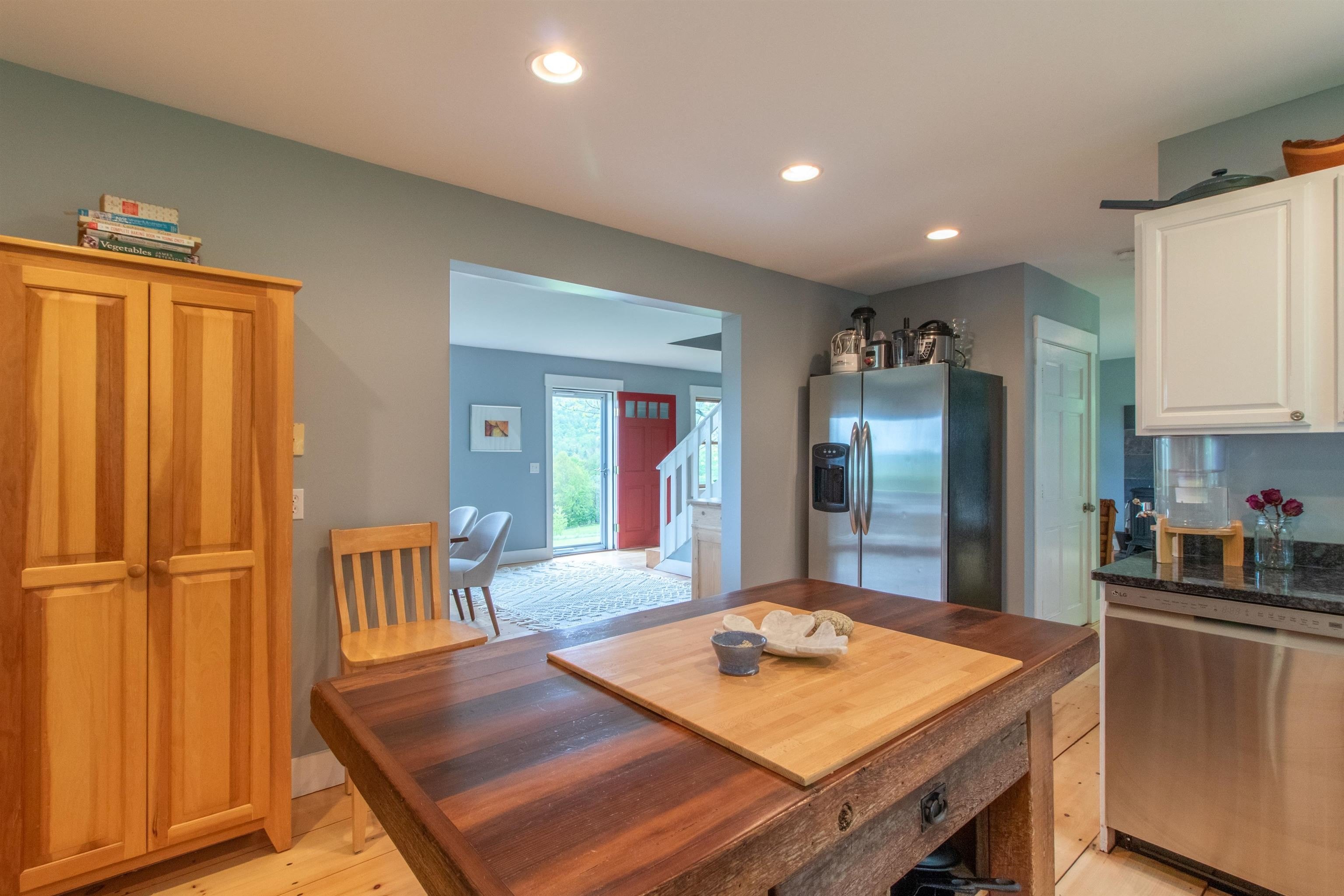 Kirby, Vermont, 05851, United States, 5 Bedrooms Bedrooms, ,3 BathroomsBathrooms,Residential,For Sale,2036584