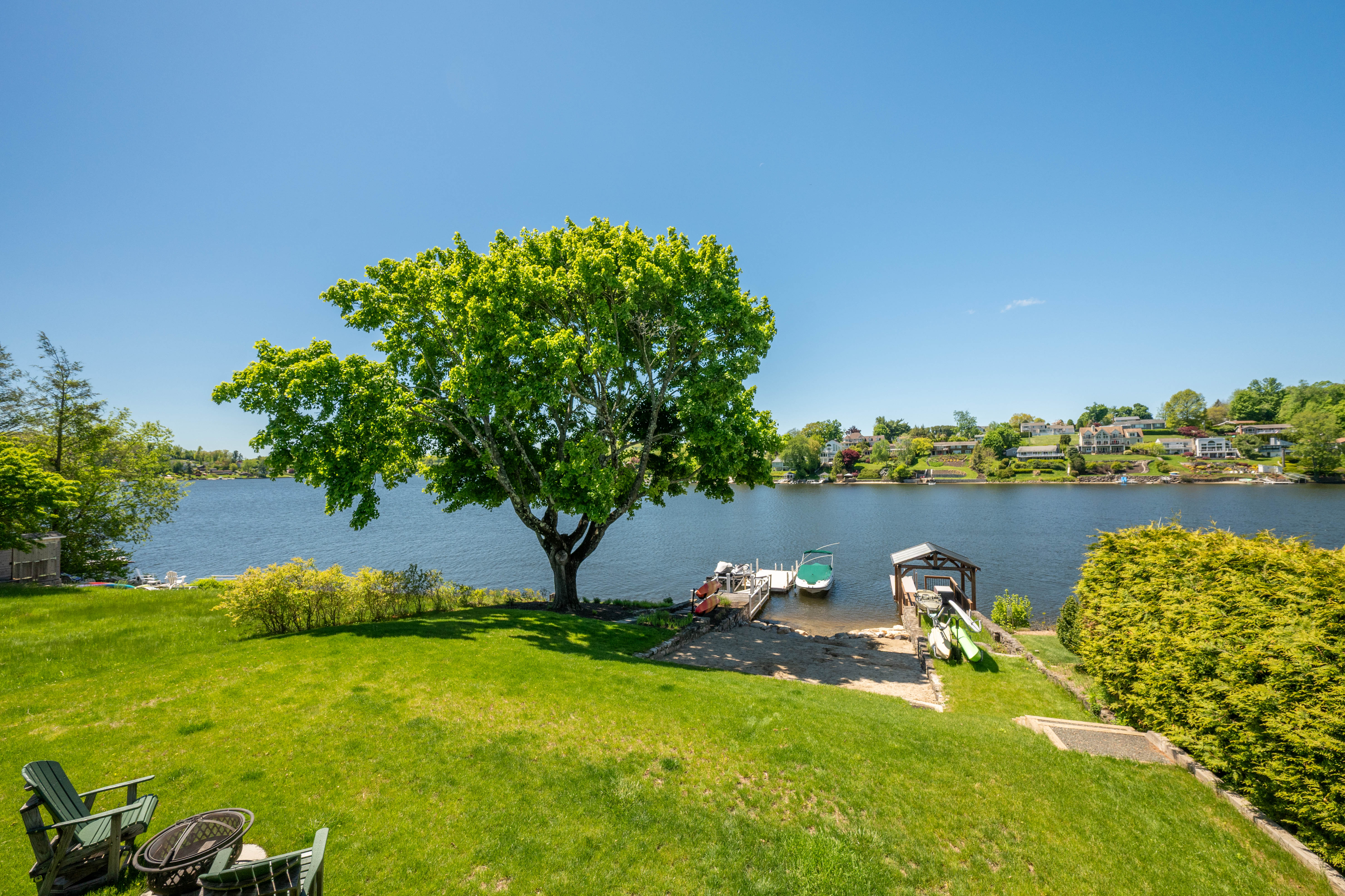  Amazing Direct Waterfront Home on Candlewood Lake - 物件實景