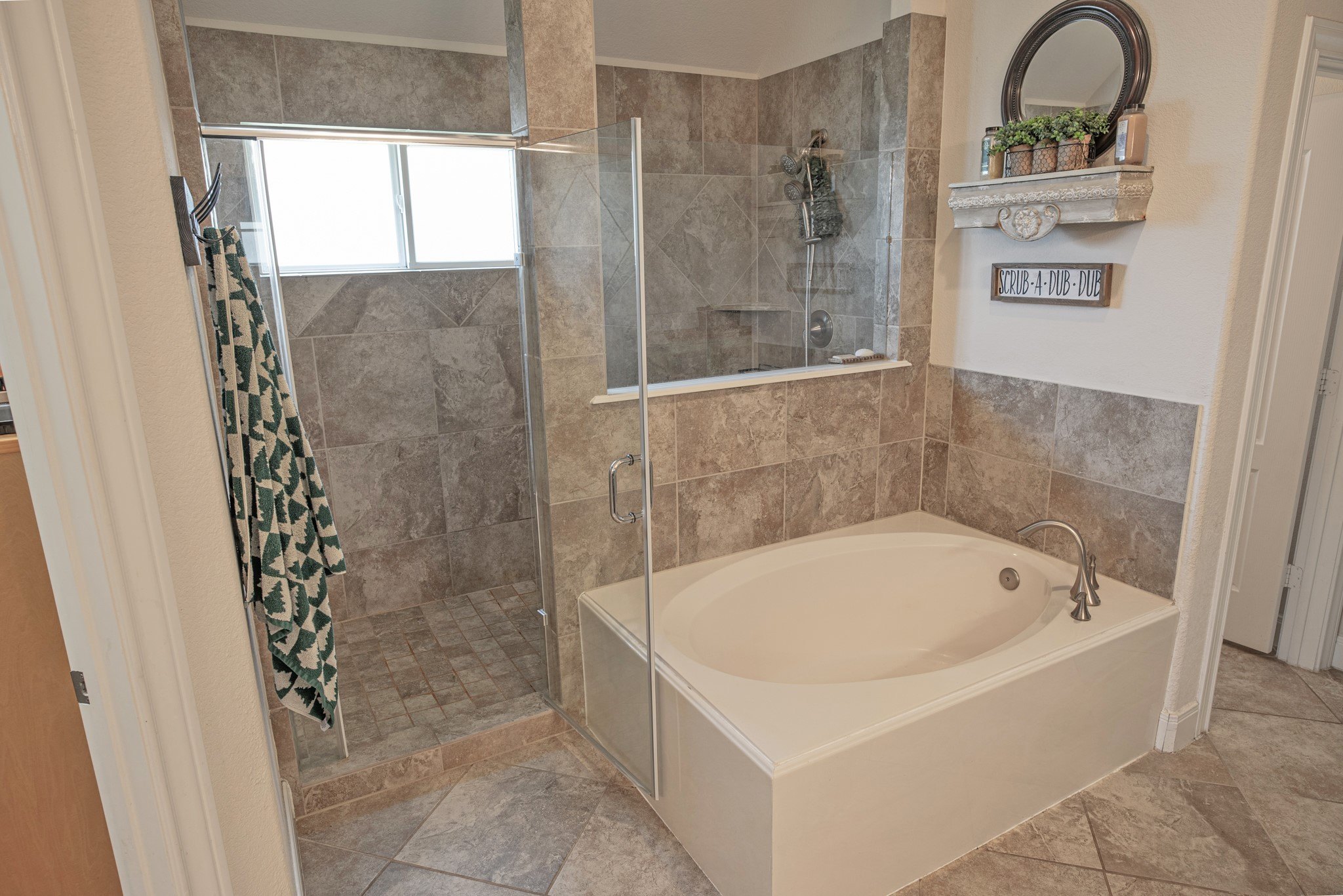 Angleton, Texas, 77515, United States, 4 Bedrooms Bedrooms, ,2 BathroomsBathrooms,Residential,For Sale,2049018