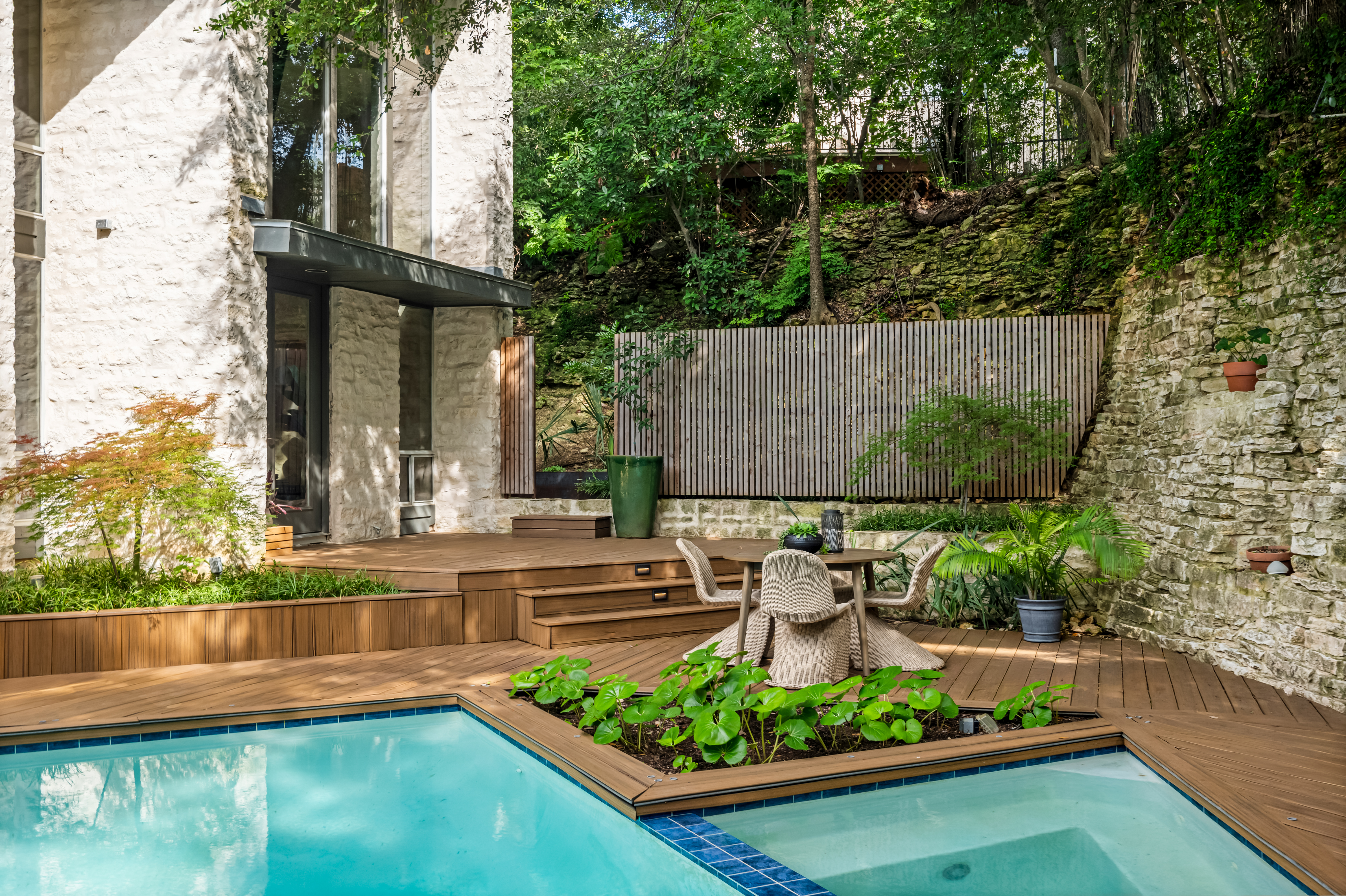  Tarrytown Home with Personality, Privacy, and a Pool - 物件實景