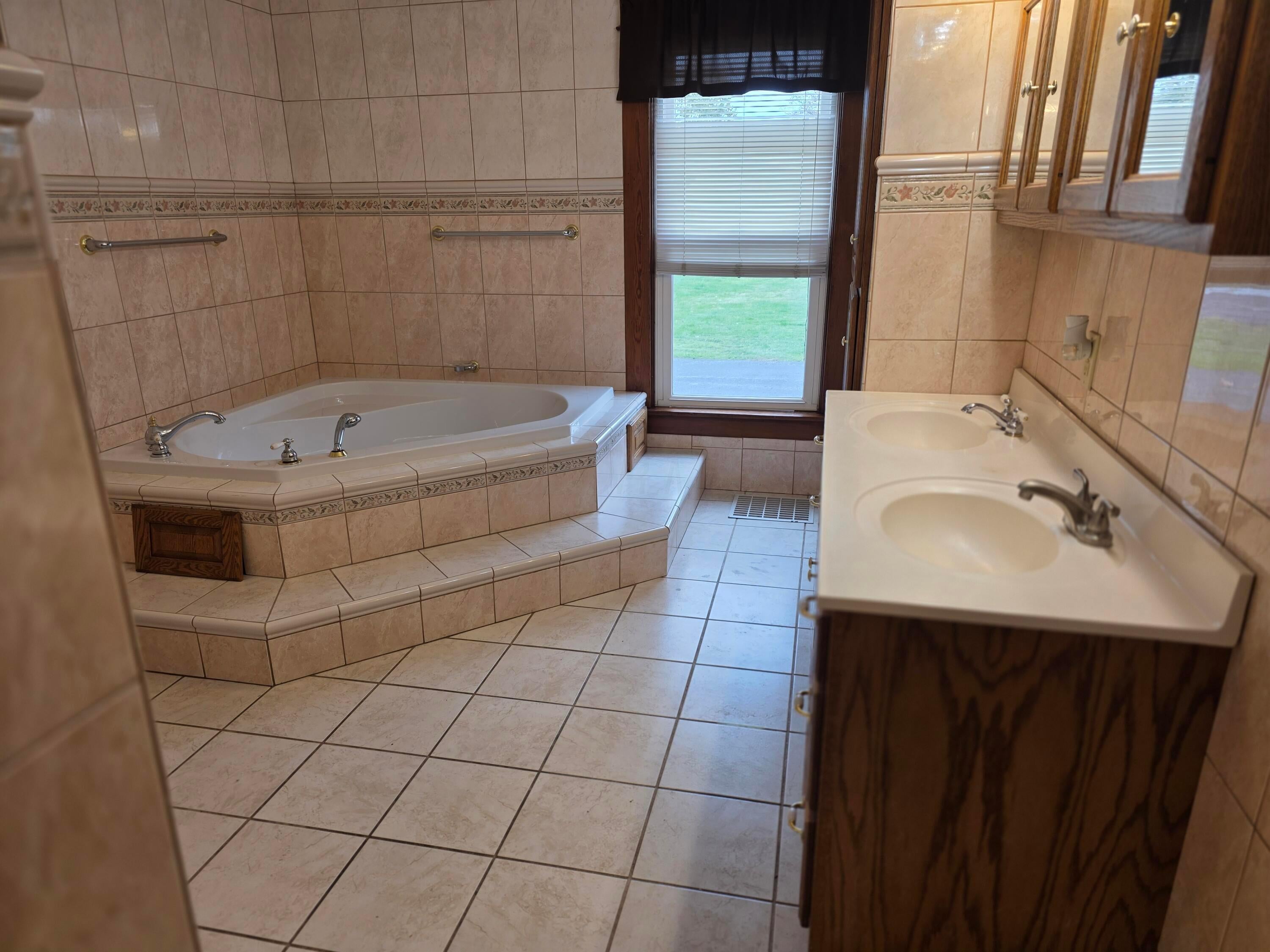 Cardington, Ohio, 43315, United States, 3 Bedrooms Bedrooms, ,2 BathroomsBathrooms,Residential,For Sale,1983191