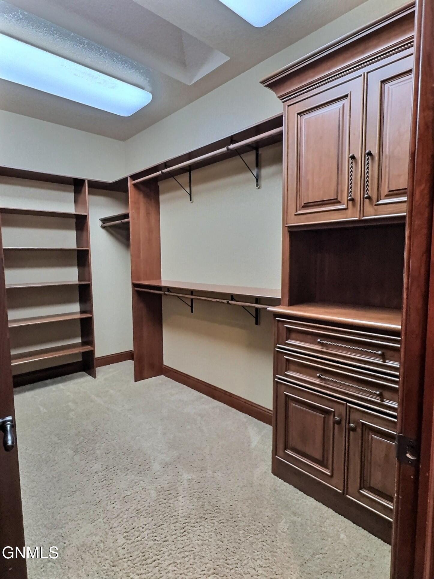 Bismarck, North Dakota, 58501, United States, 4 Bedrooms Bedrooms, ,4 BathroomsBathrooms,Residential,For Sale,2038873