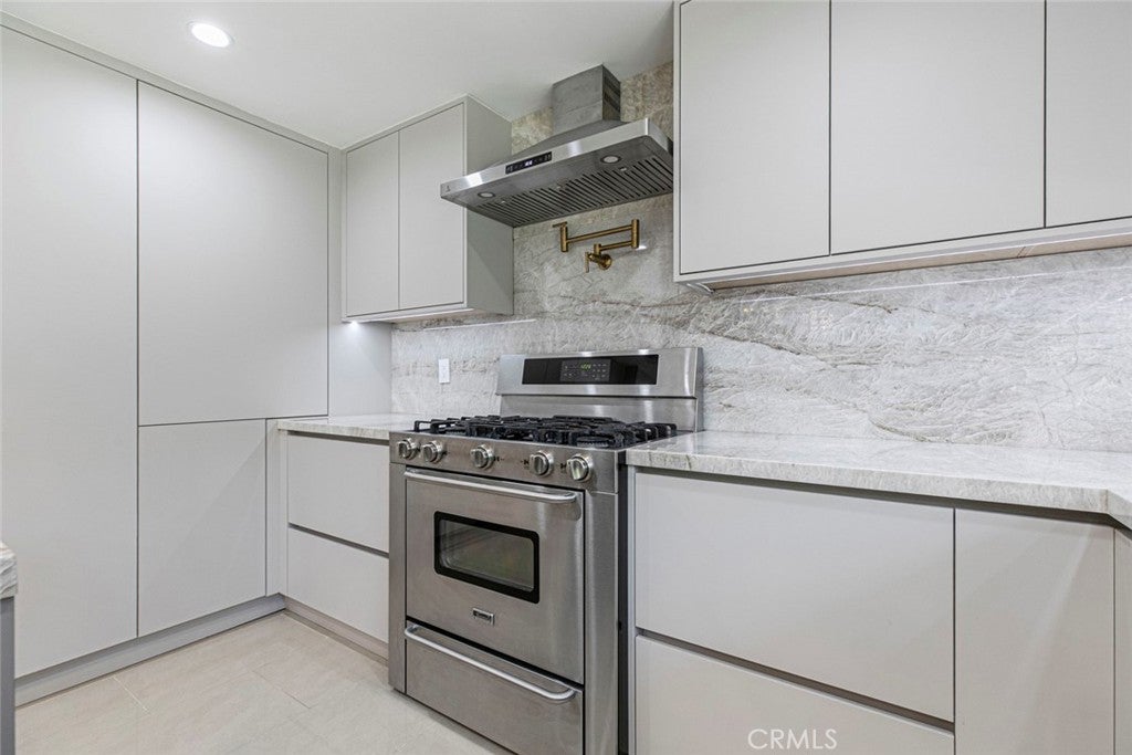 Glendale, California, 91206, United States, 4 Bedrooms Bedrooms, ,3 BathroomsBathrooms,Residential,For Sale,1940917