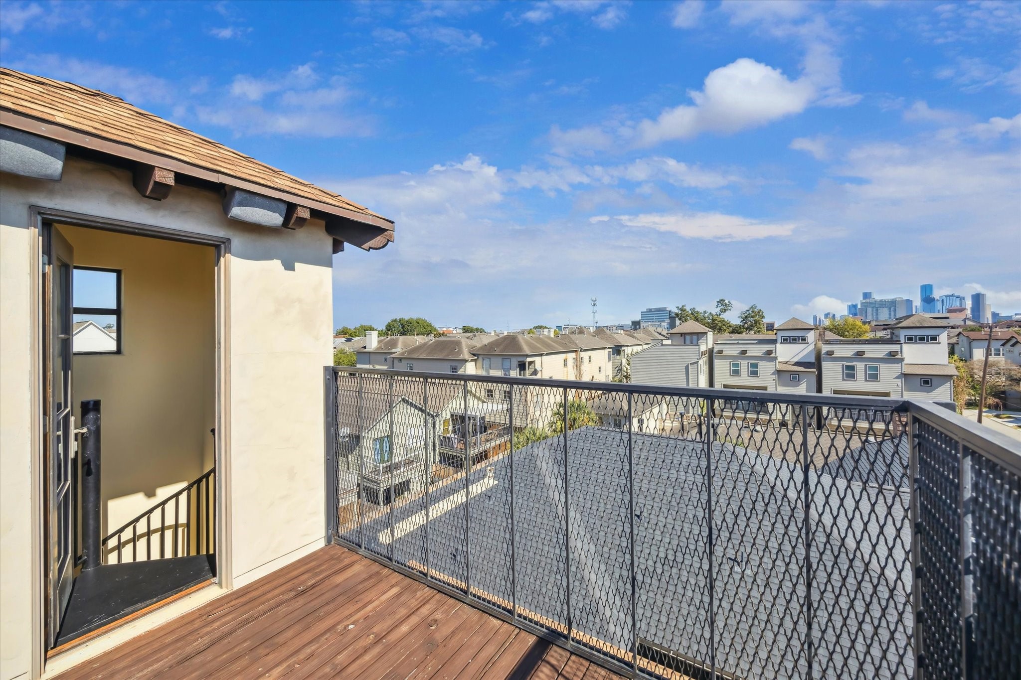  4320 Dickson - 物件實景