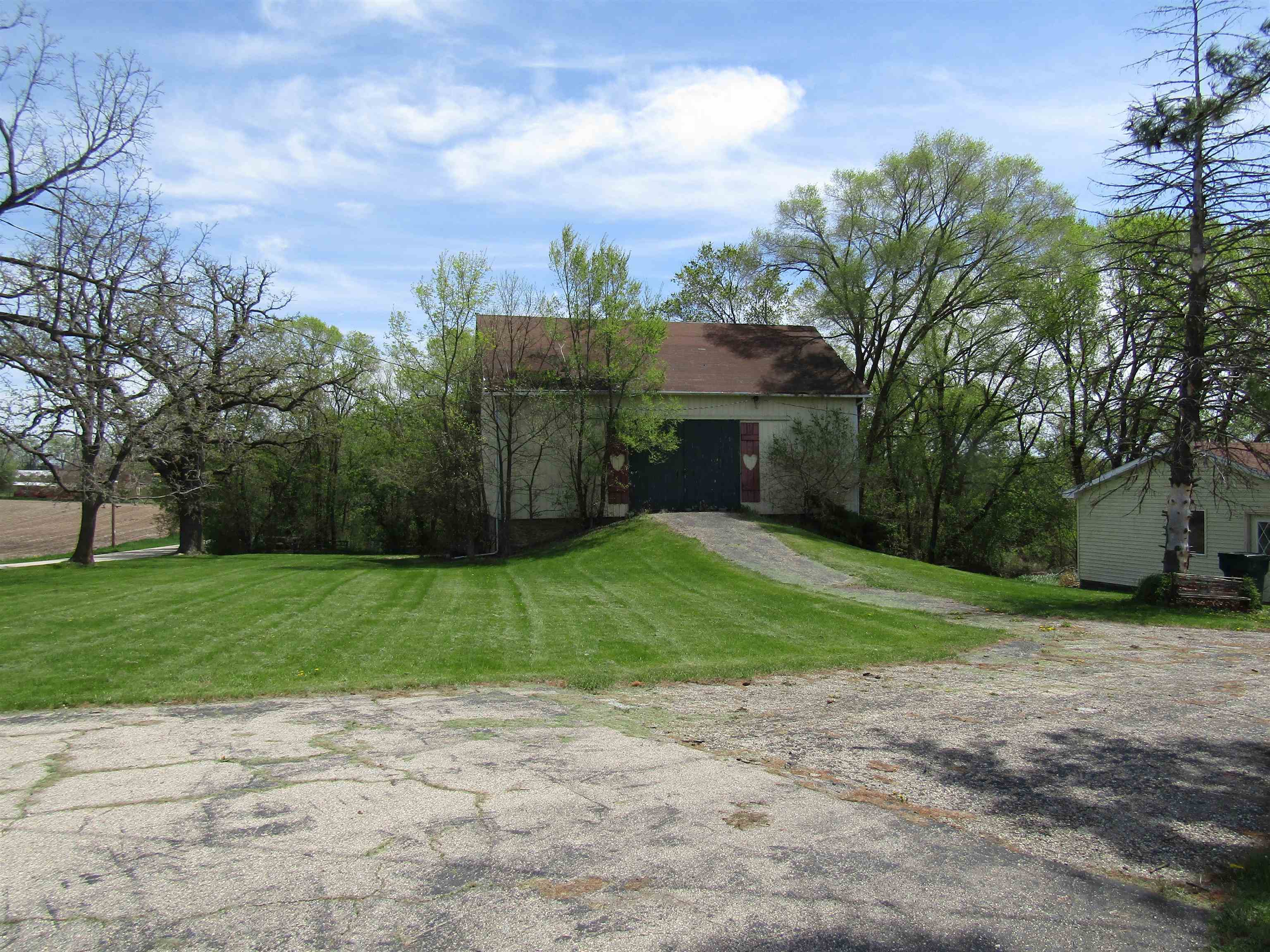 Beloit, Wisconsin, 53511, United States, 6 Bedrooms Bedrooms, ,5 BathroomsBathrooms,Residential,For Sale,1923330