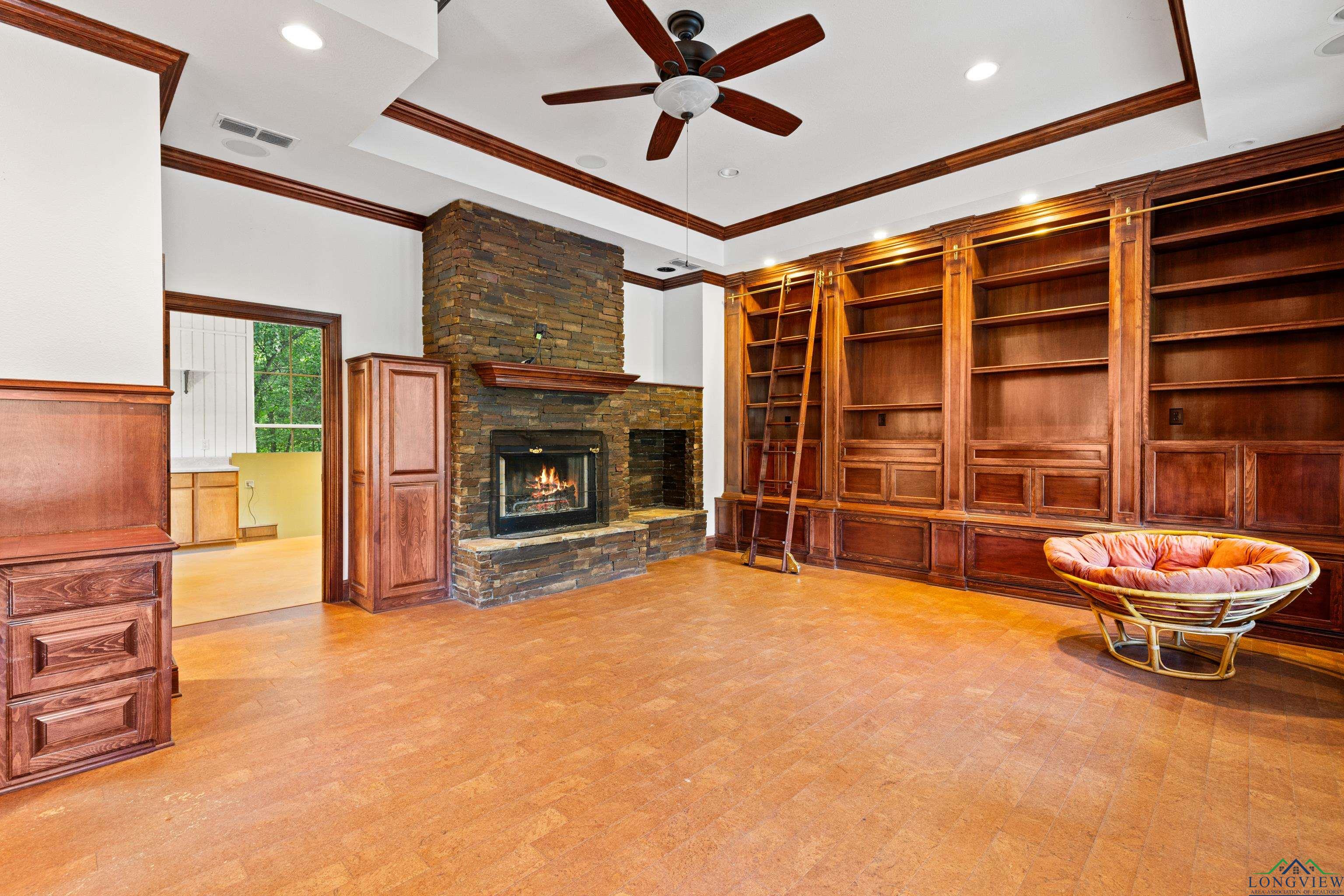 Longview, Texas, 75605, United States, 4 Bedrooms Bedrooms, ,6 BathroomsBathrooms,Residential,For Sale,1907778