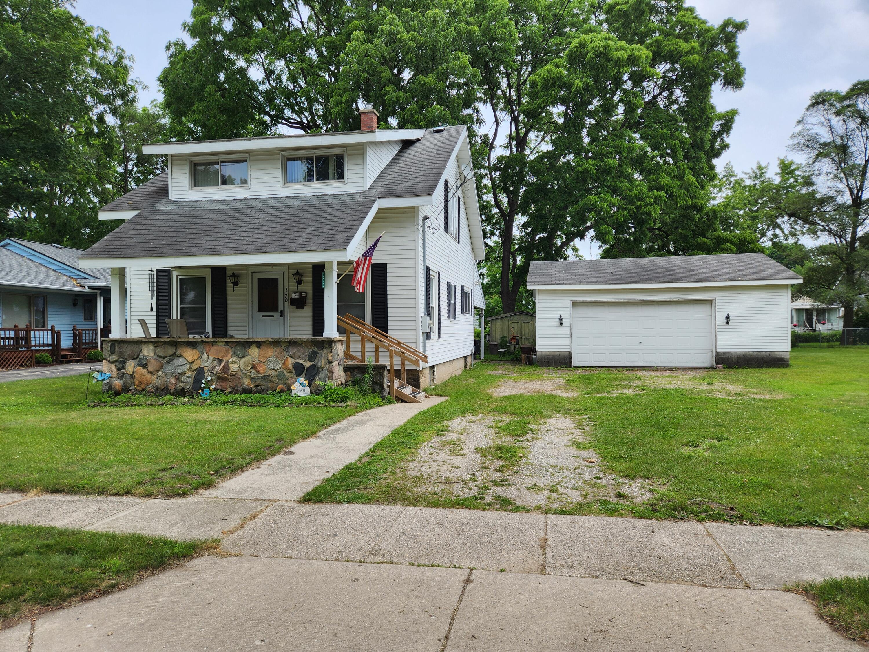 Sigsbee St, Rockford, MI 49341