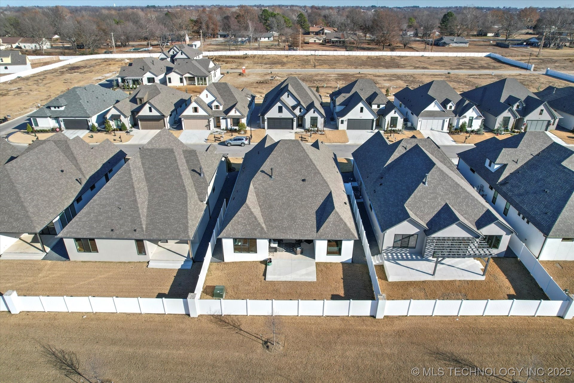 Broken Arrow, Oklahoma, 74014, United States, 3 Bedrooms Bedrooms, ,3 BathroomsBathrooms,Residential,For Sale,1927200