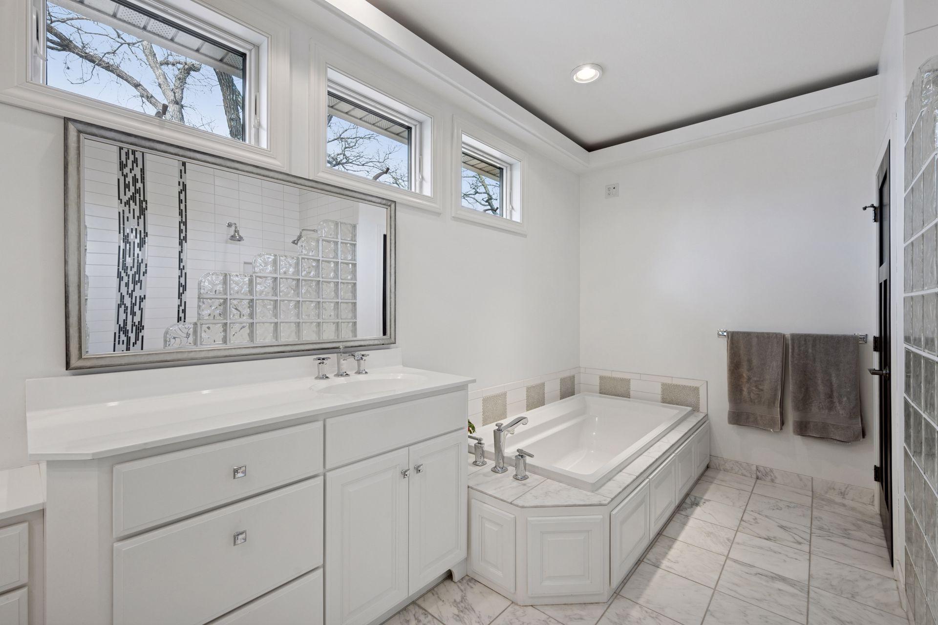 Spicer, Minnesota, 56288, United States, 5 Bedrooms Bedrooms, ,3 BathroomsBathrooms,Residential,For Sale,1993324