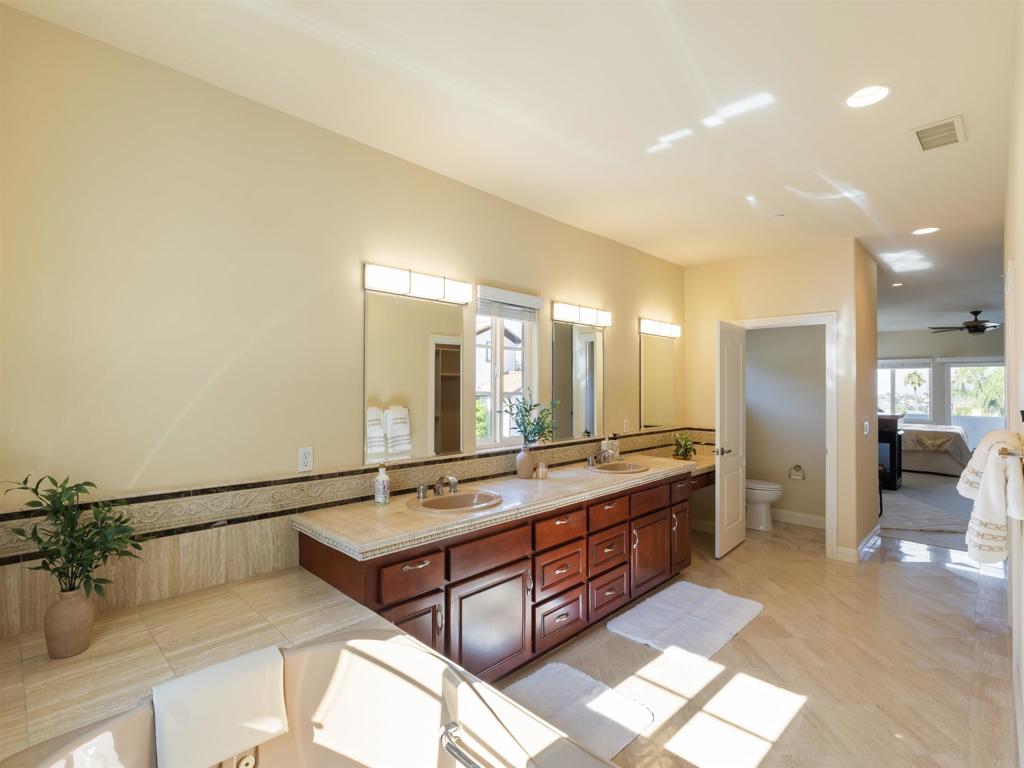 Vista, California, 92084, United States, 5 Bedrooms Bedrooms, ,4 BathroomsBathrooms,Residential,For Sale,1805351
