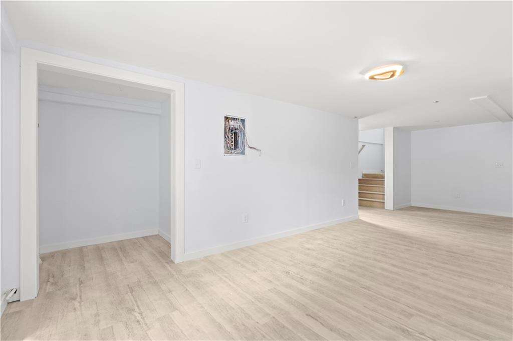 Cranston, Rhode Island, 02921, United States, 6 Bedrooms Bedrooms, ,2 BathroomsBathrooms,Residential,For Sale,2005214