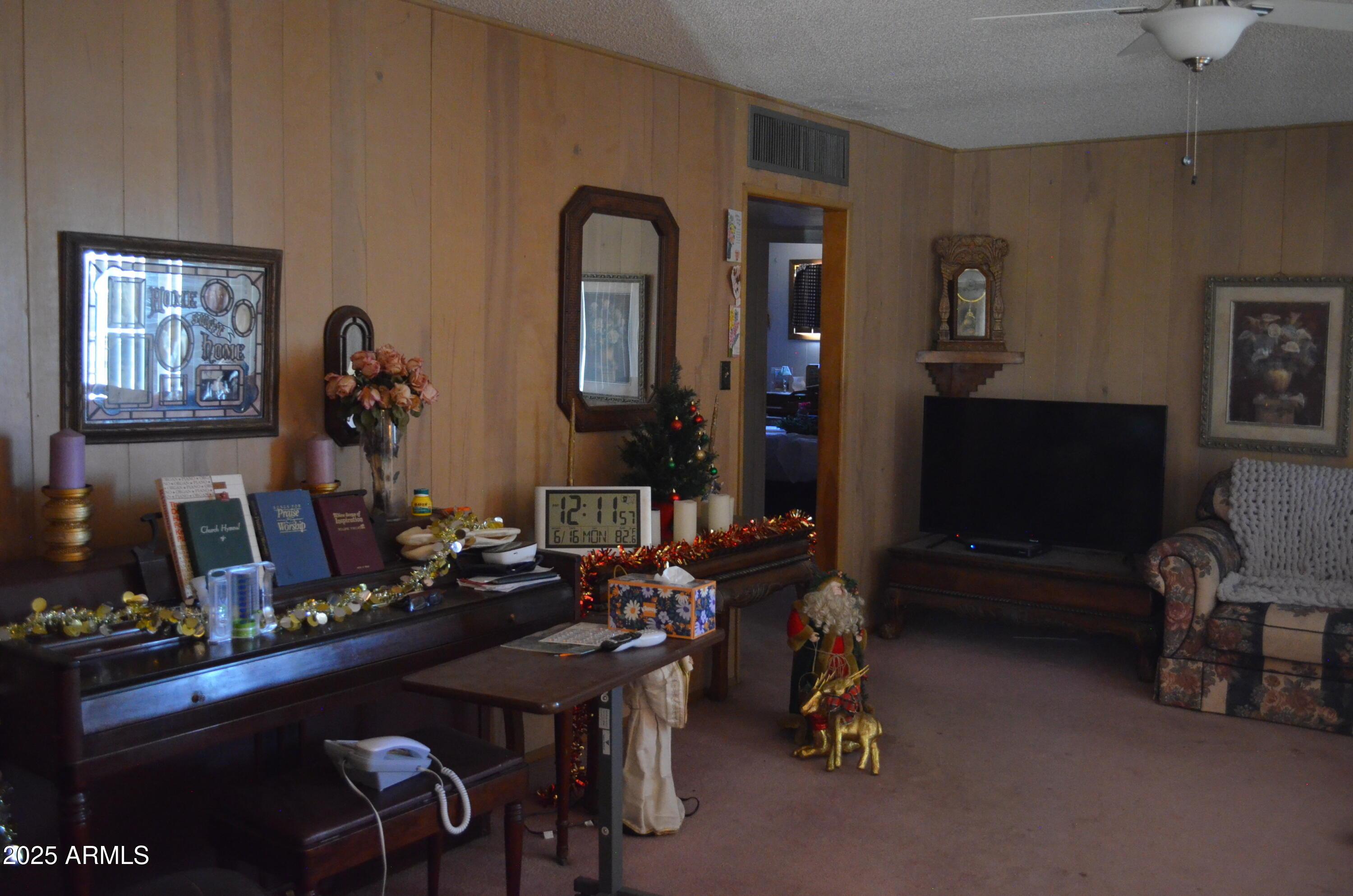 Glendale, Arizona, 85301, United States, 2 Bedrooms Bedrooms, ,1 BathroomBathrooms,Residential,For Sale,1983785