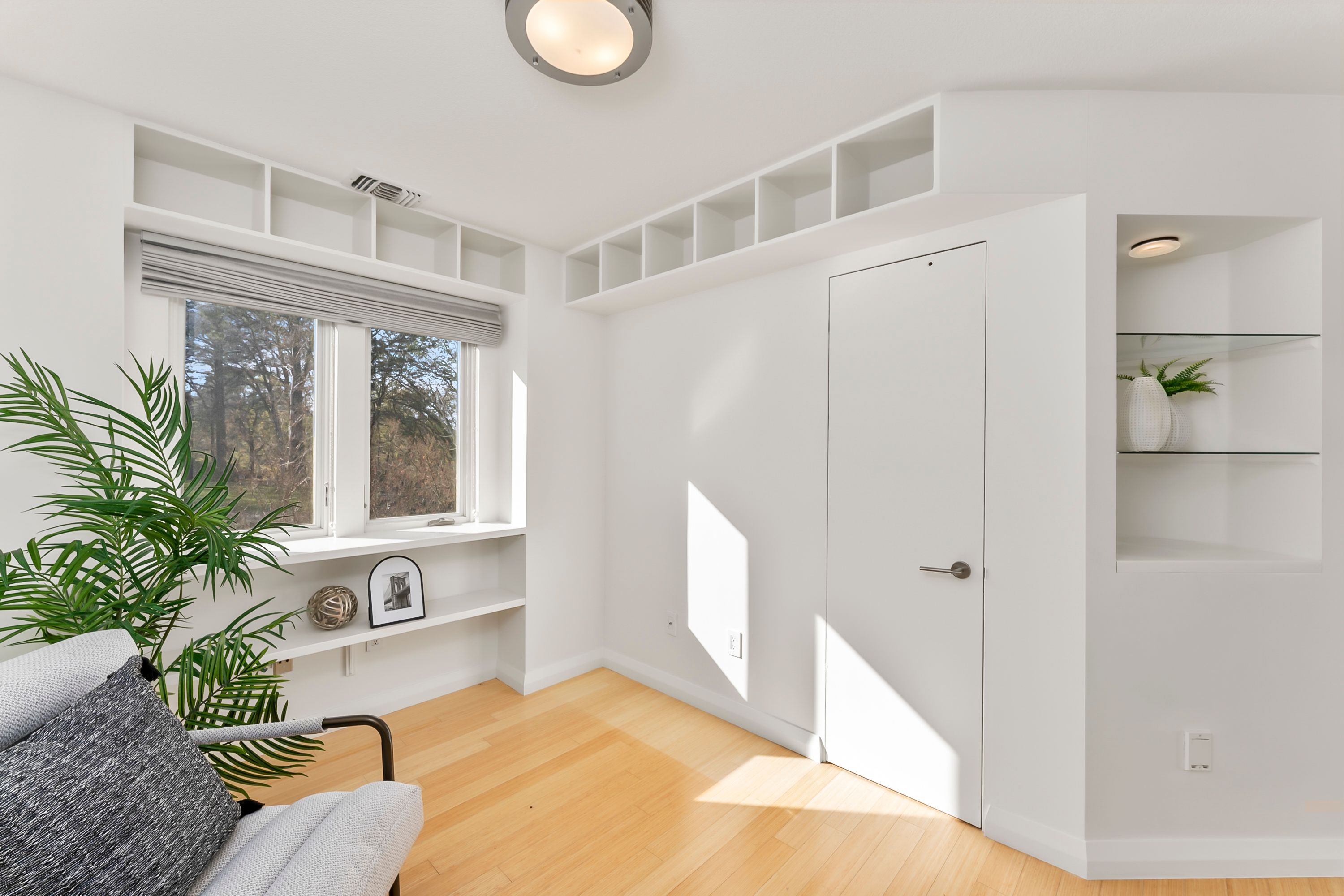  River Views • Pool • A Striking Estate That Makes a Statement - 物件實景