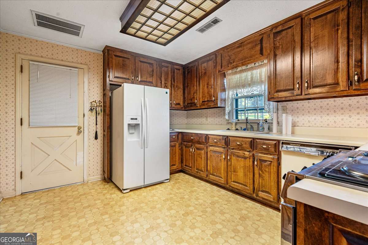 Athens, Georgia, 30607, United States, 4 Bedrooms Bedrooms, ,2 BathroomsBathrooms,Residential,For Sale,1875315