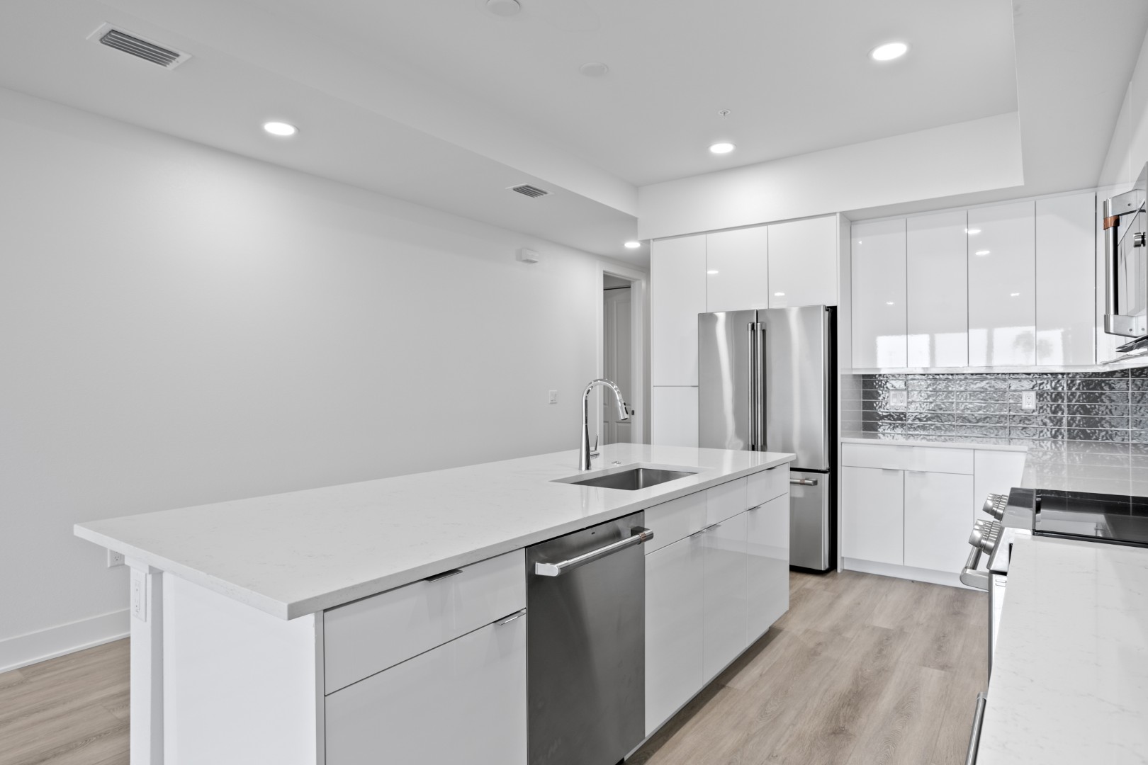 400 150th Ave # 304, Madeira Beach, Florida, 33708, United States, 3 Bedrooms Bedrooms, ,3 BathroomsBathrooms,Residential,For Sale,400 150th Ave # 304,1407196