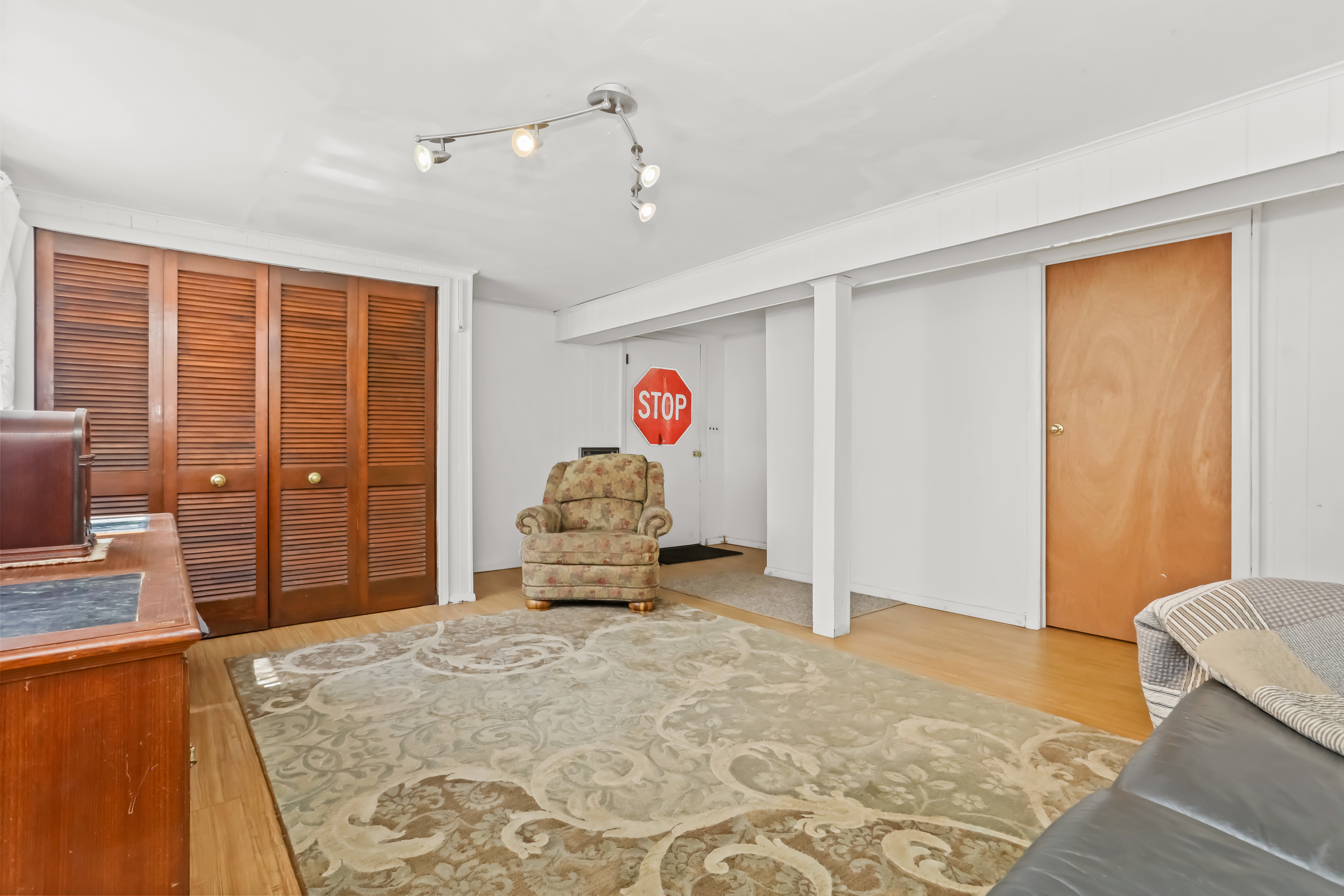  34 Glen Drive - 物件實景