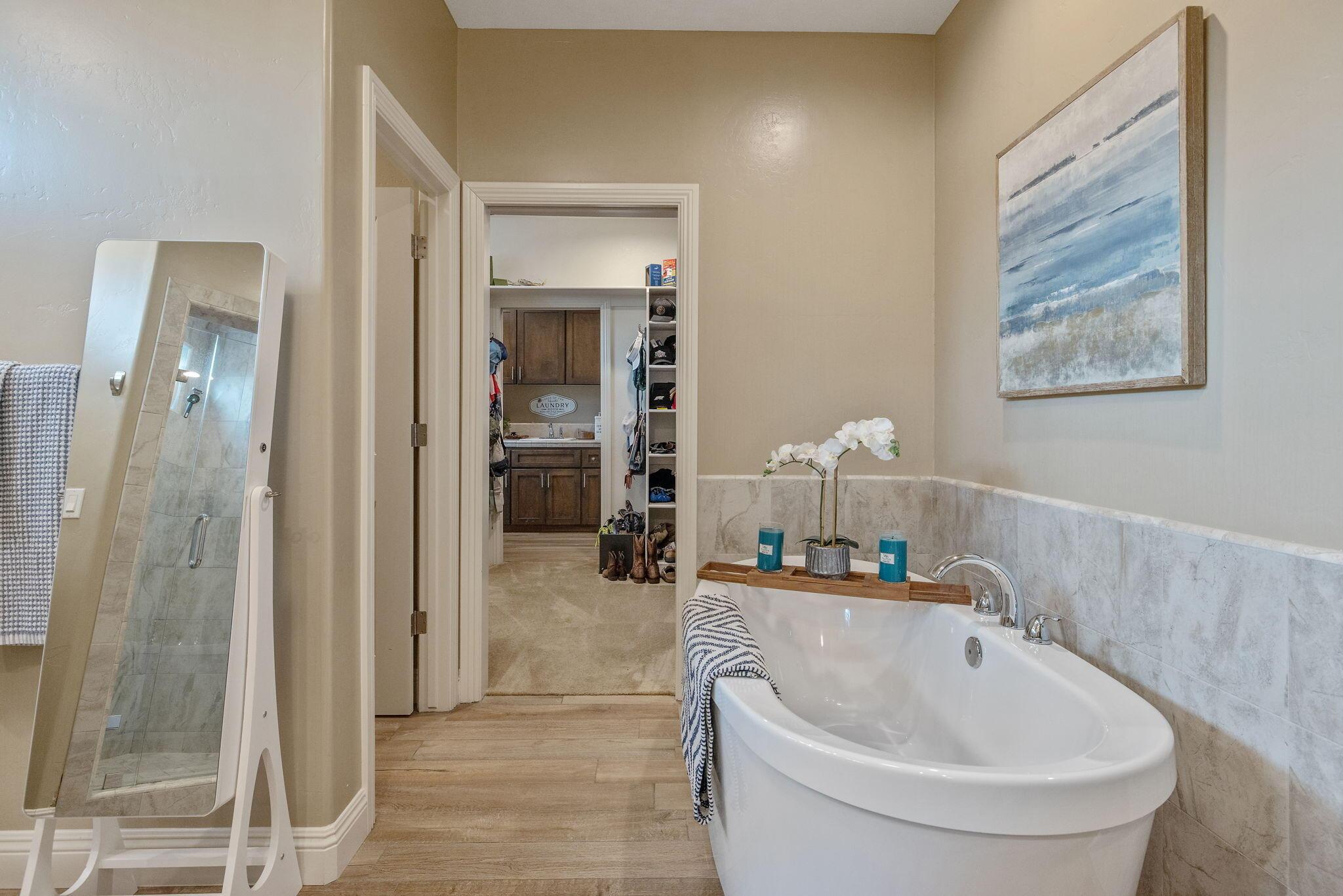 Visalia, California, 93292, United States, 4 Bedrooms Bedrooms, ,2 BathroomsBathrooms,Residential,For Sale,1995431