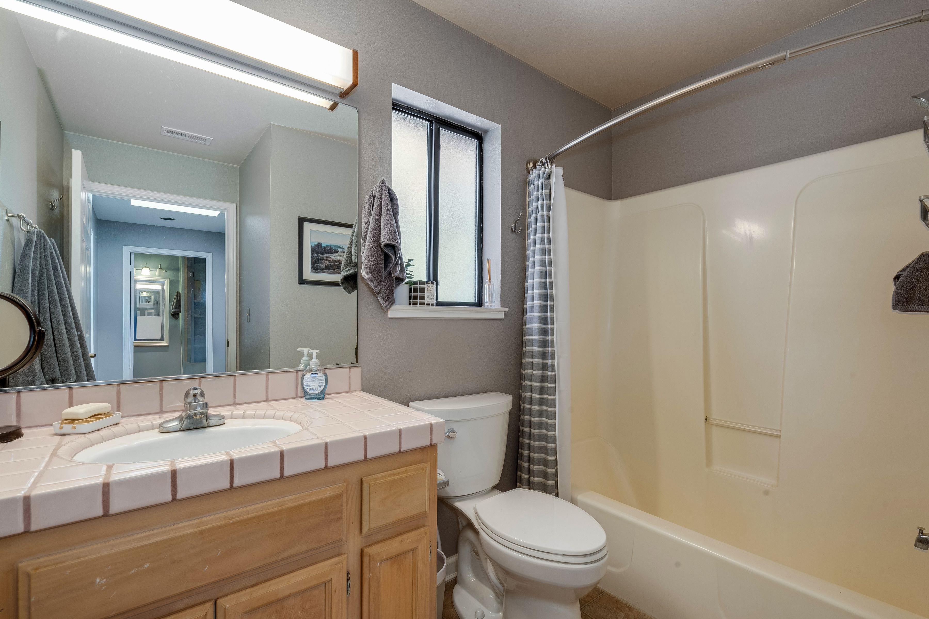  1040 Mount George Avenue - 物件實景