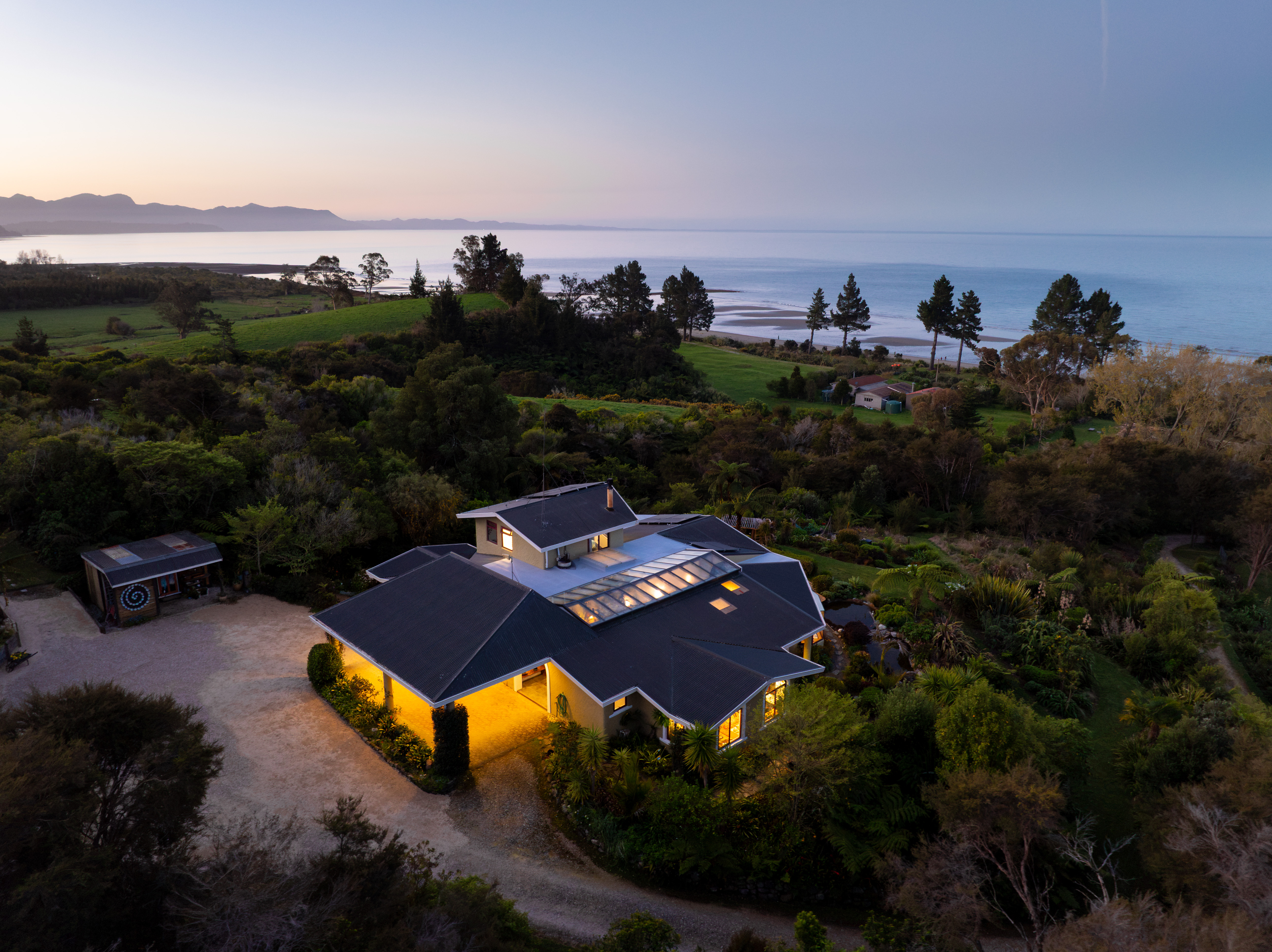  335 Patons Rock Road, Golden Bay - 物件實景